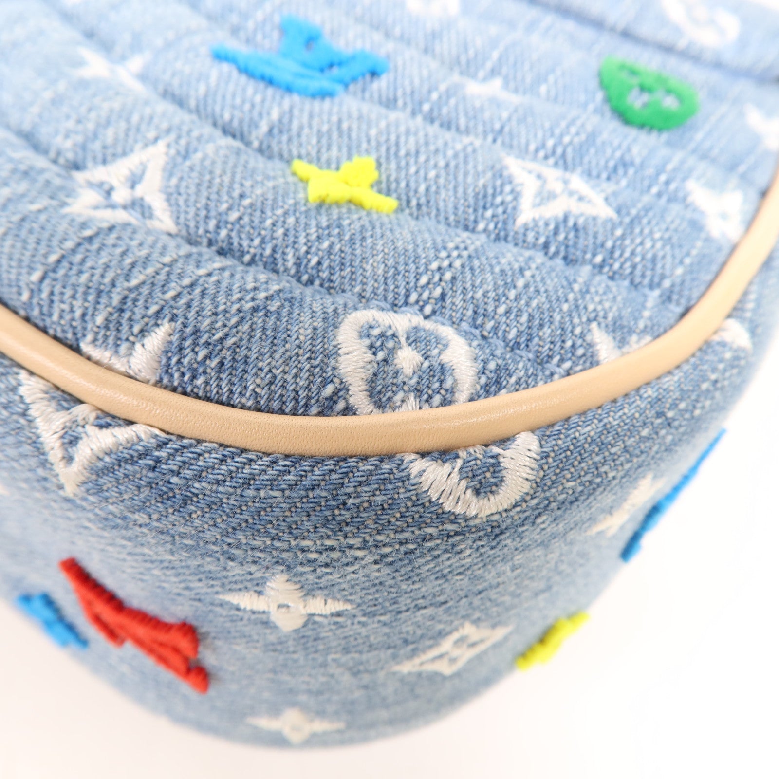 LOUIS VUITTON Monogram Embroidered Quilted Denim New Wave Chain Bag金扣手挽肩背兩用袋