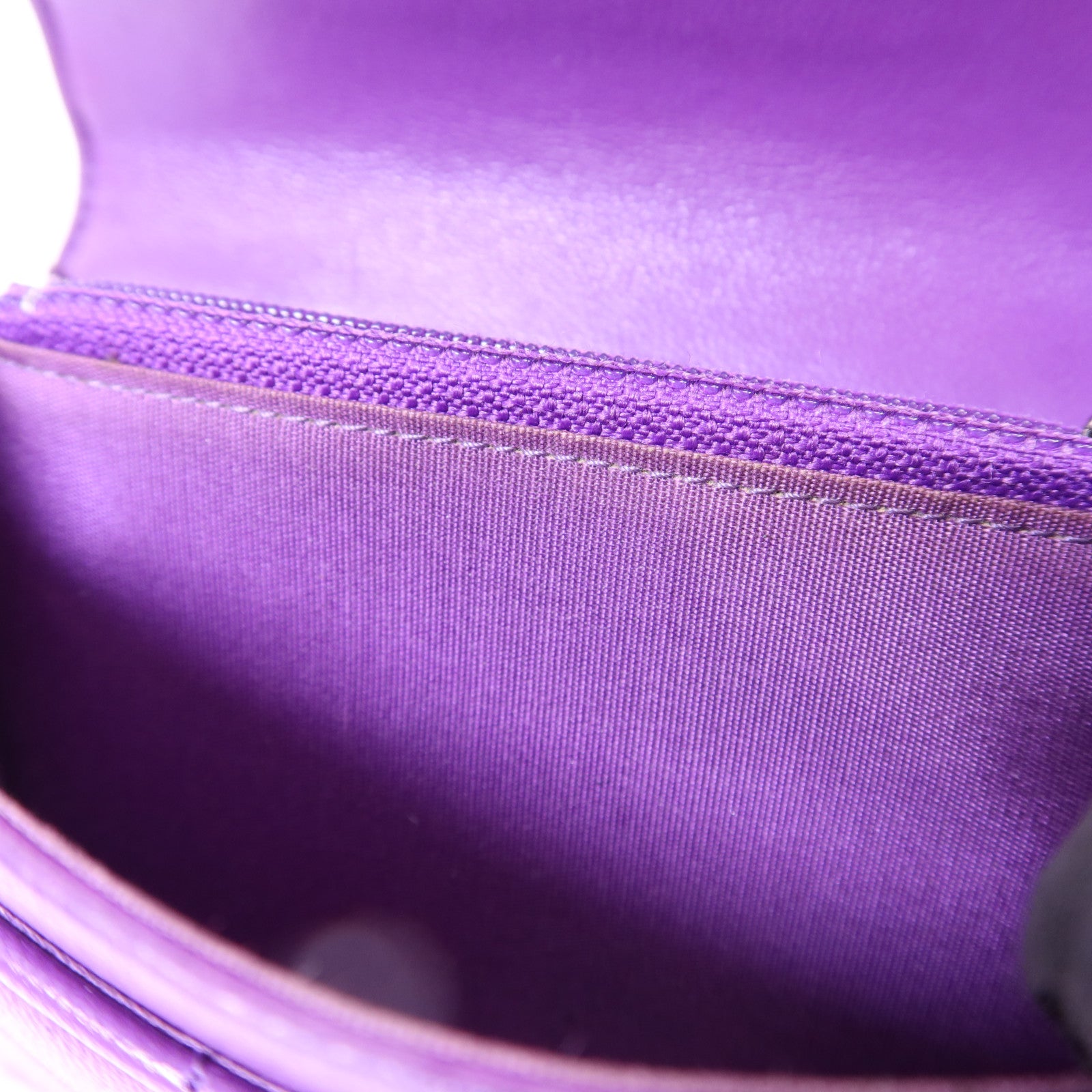 CHANEL 羊皮皮革Boy Bifold Wallet銀扣錢包