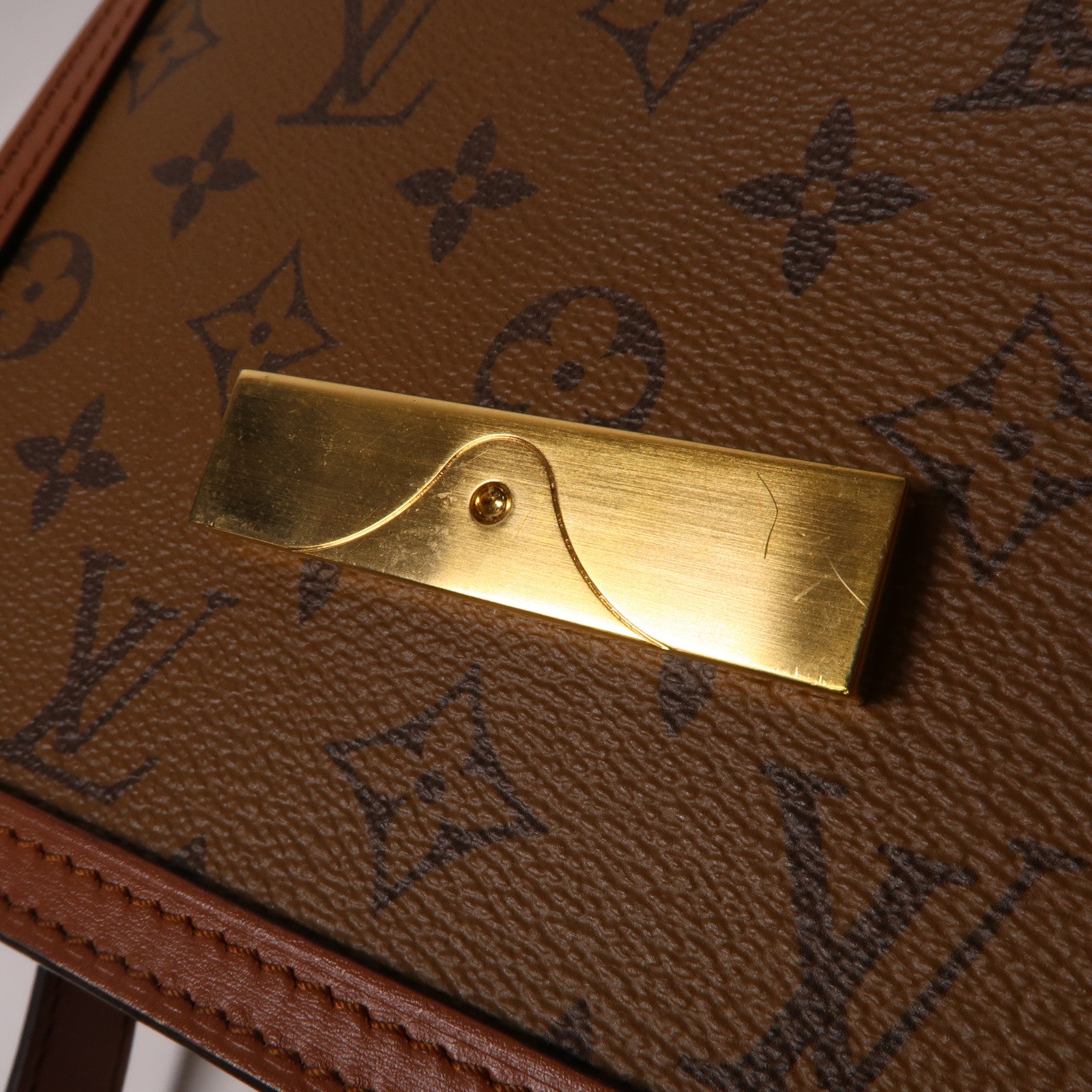 LOUIS VUITTON Monogram Reverse Mini Dauphine金扣肩背袋棕色