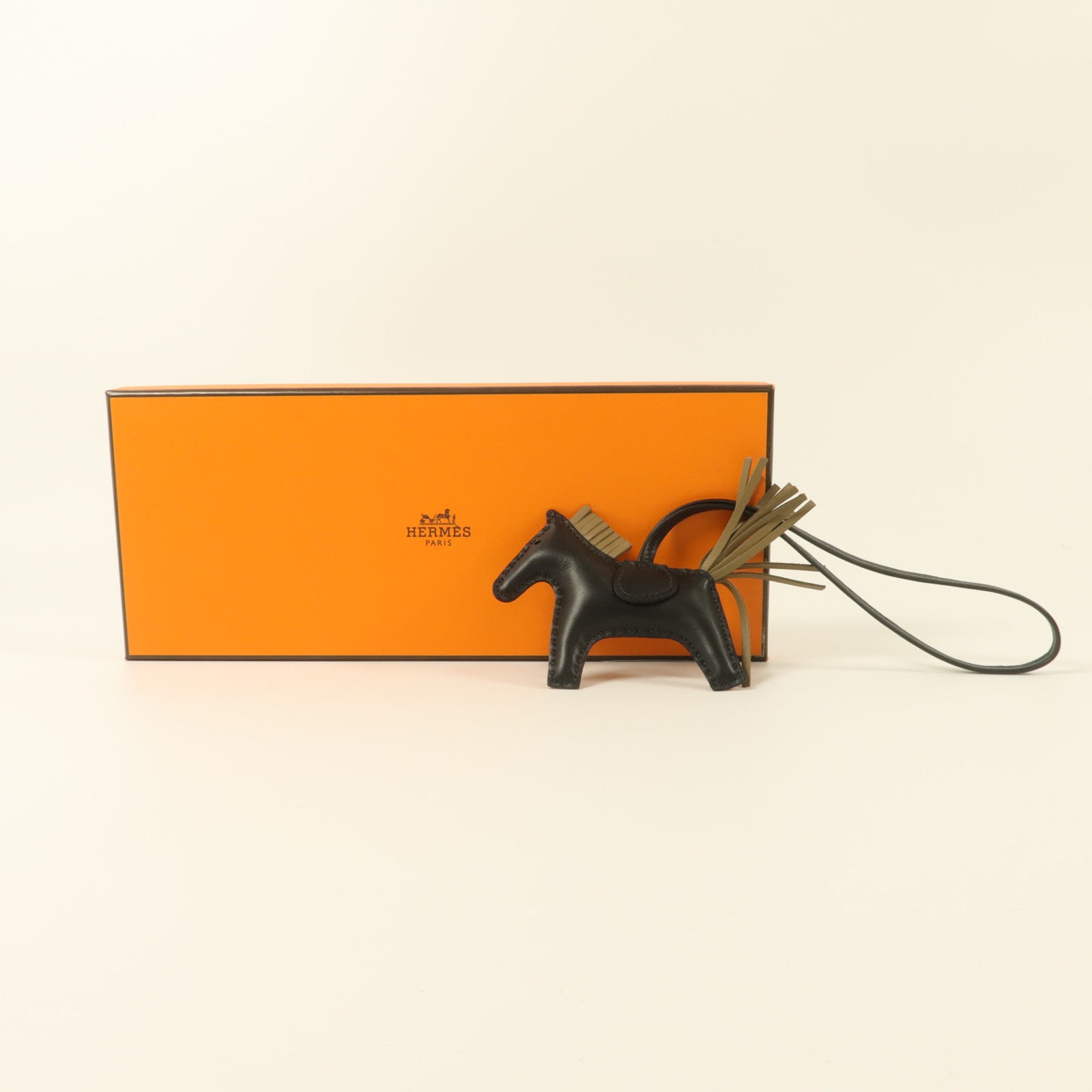 HERMES 【激減優惠】Milo皮革Rodeo PM掛飾Noir