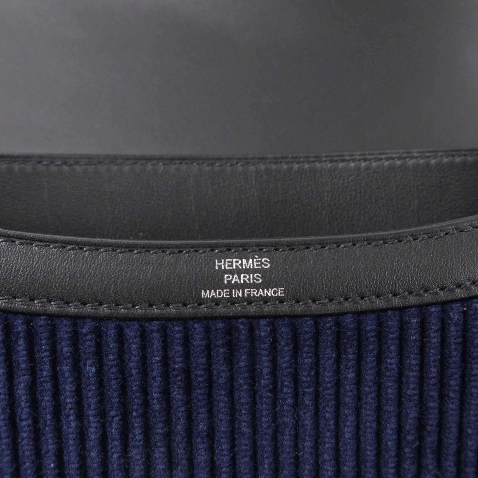 HERMES Velvet-Corduroy/Swif皮革Constance 24肩背袋Bleu Marine/Noir