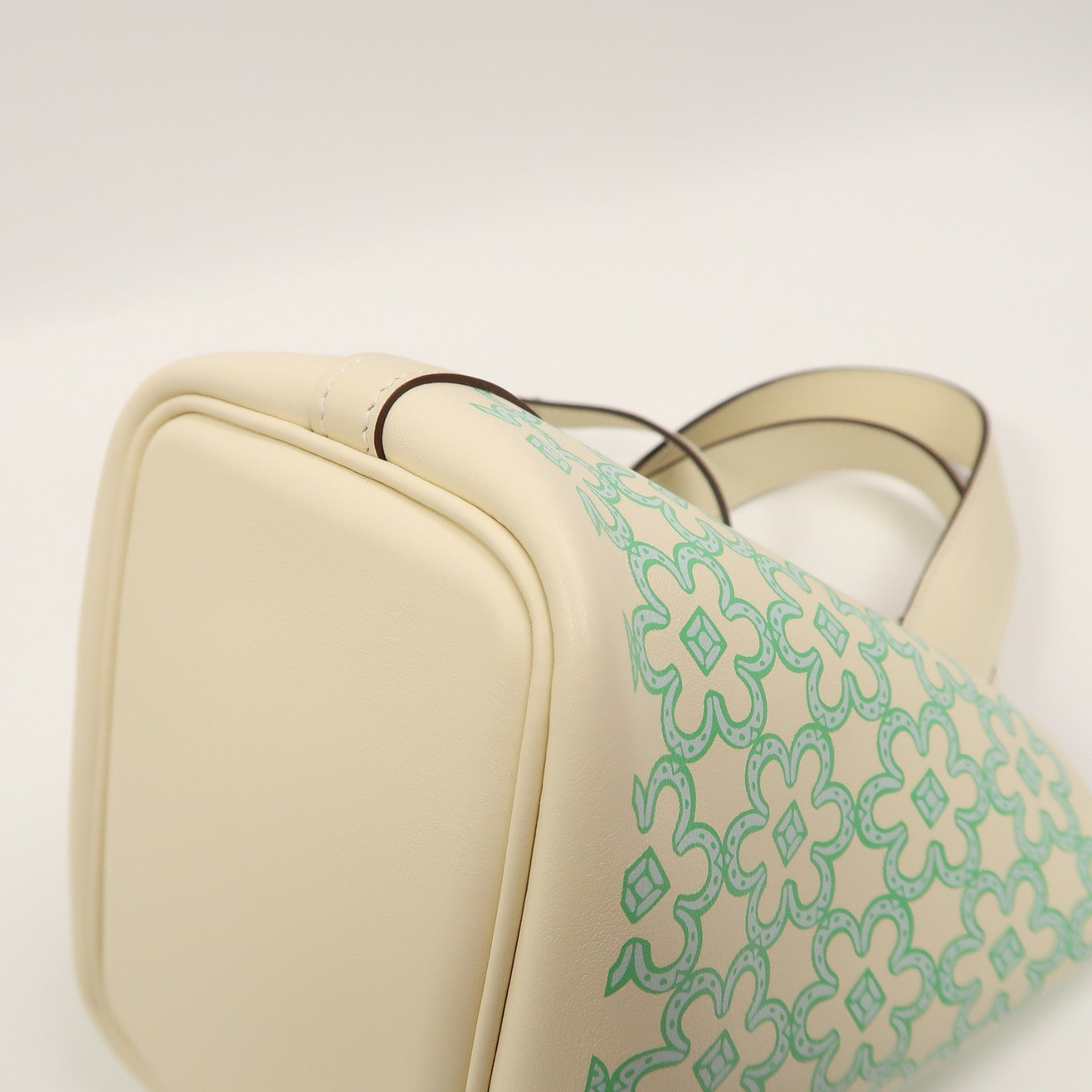 HERMES Swift皮革Picotin Micro Bag銀扣手挽袋奶油白色