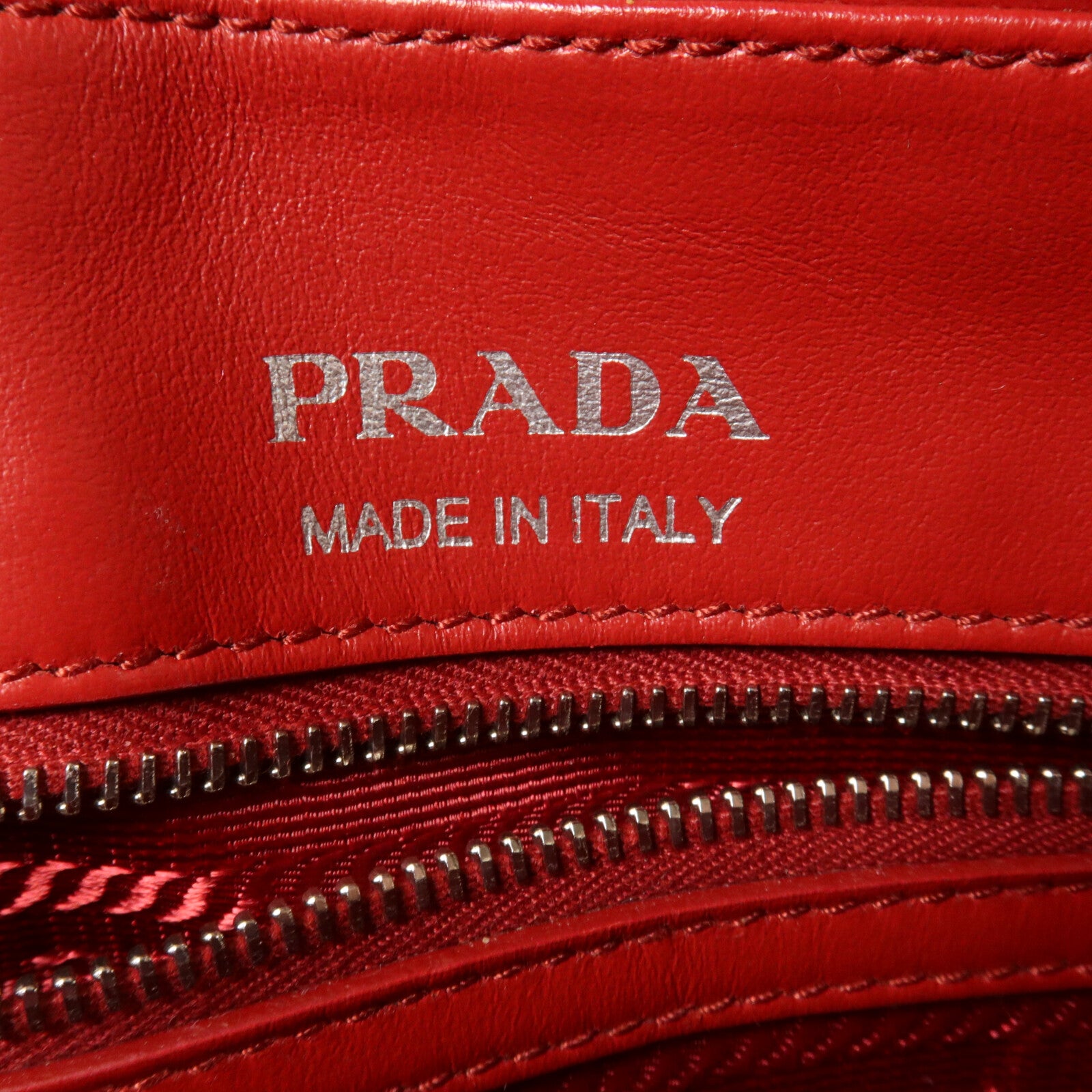 PRADA 牛皮皮革Diagramme Crossboby鏈帶肩背袋