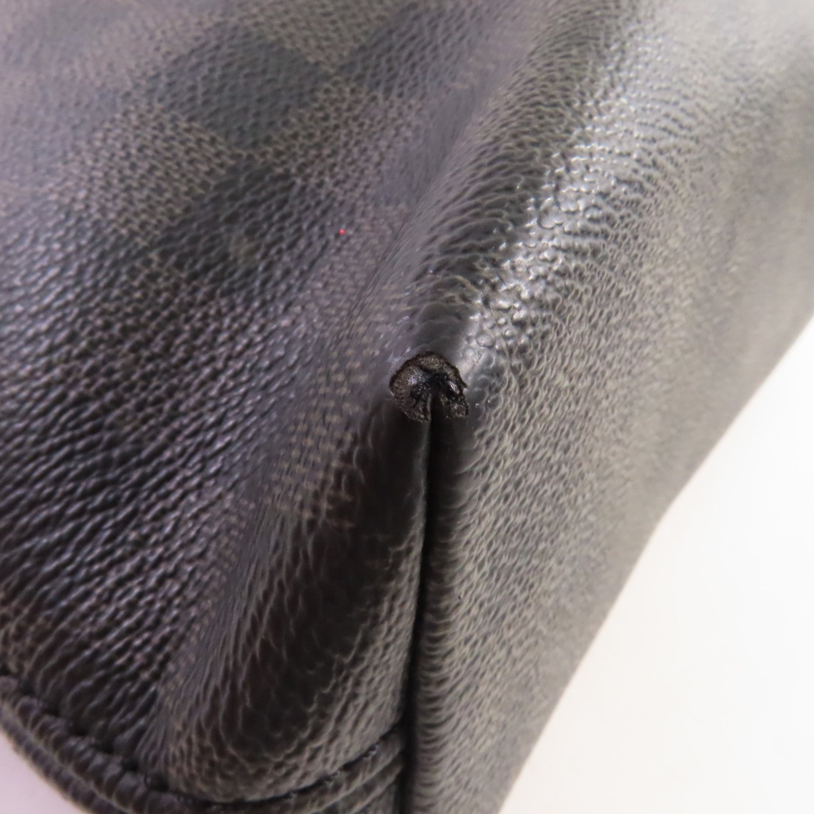 LOUIS VUITTON Damier Graphite Mick MM銀扣肩背袋黑色
