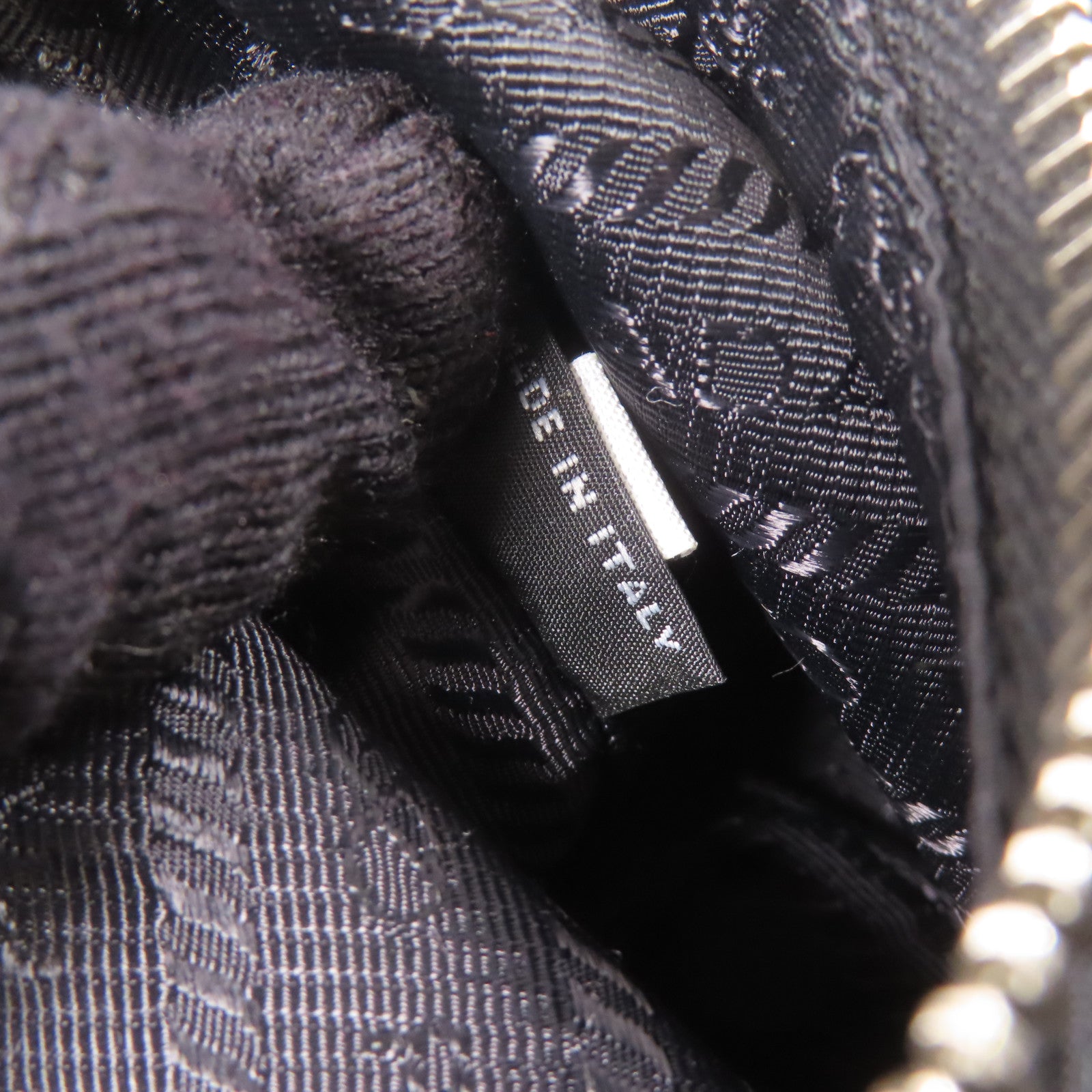 PRADA 尼龍Re-Edition 2005銀扣手挽肩背兩用袋黑色