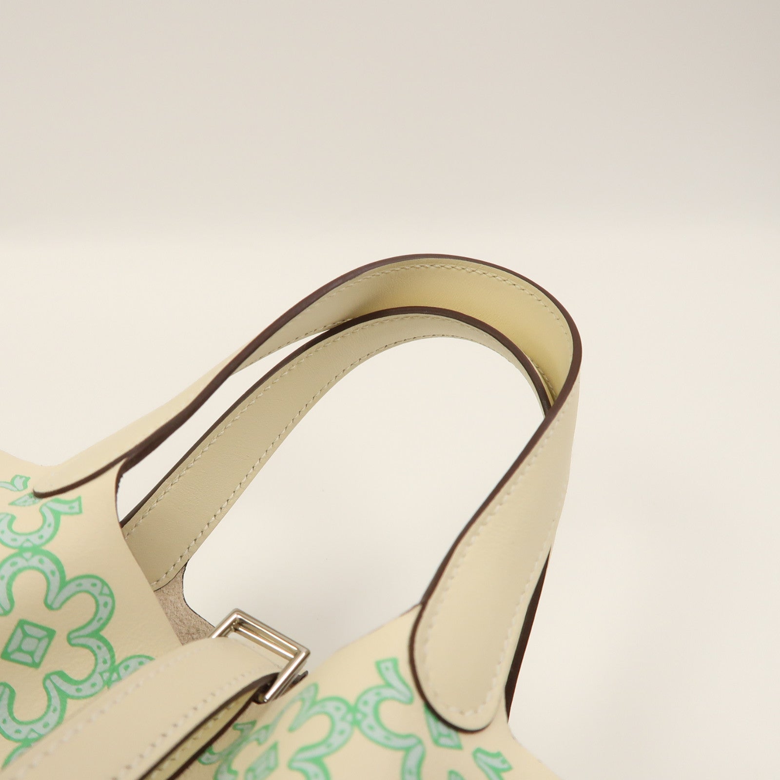 HERMES Swift皮革Picotin Micro Bag銀扣手挽袋奶油白色