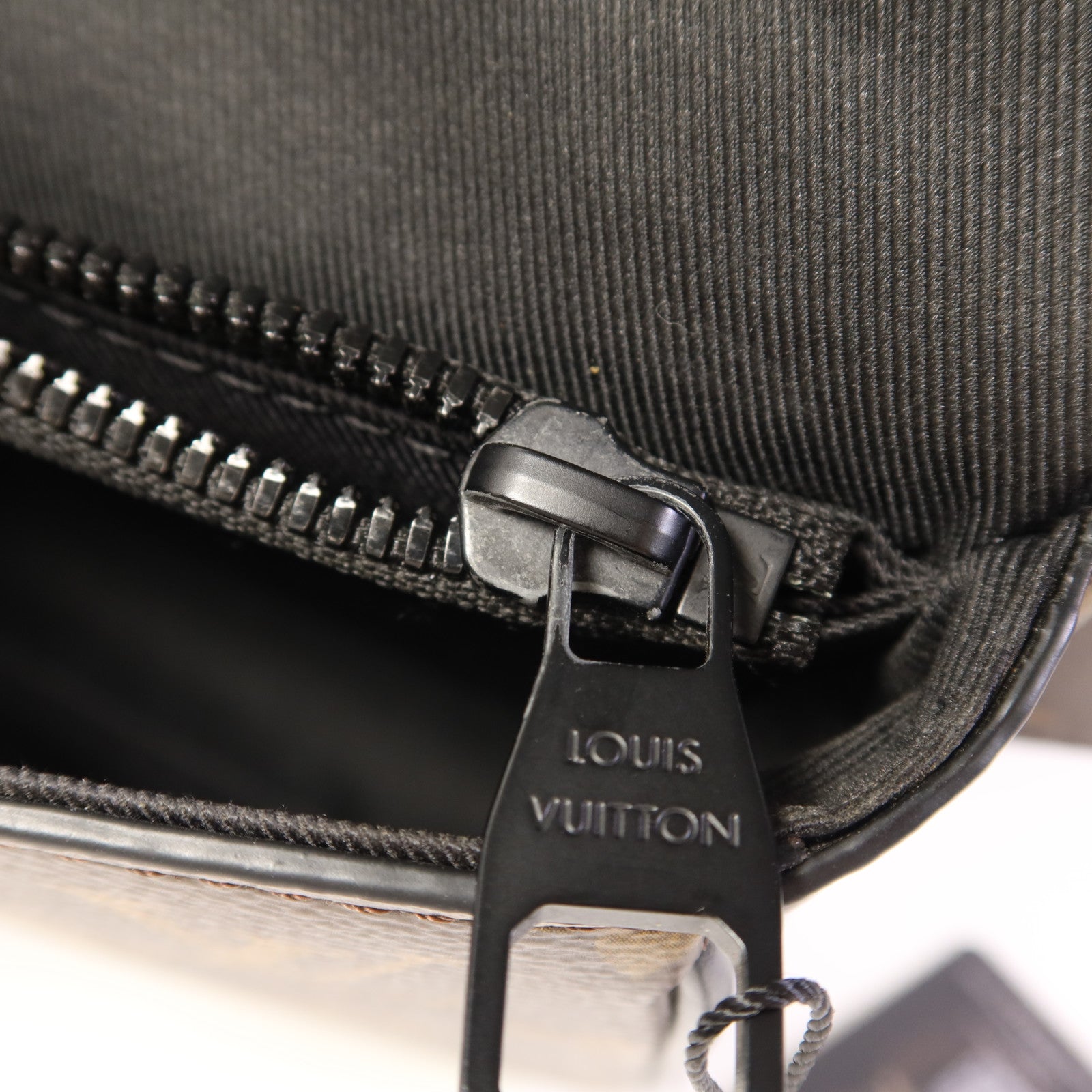 LOUIS VUITTON Monogram Macassar S Lock Sling Bag肩背袋