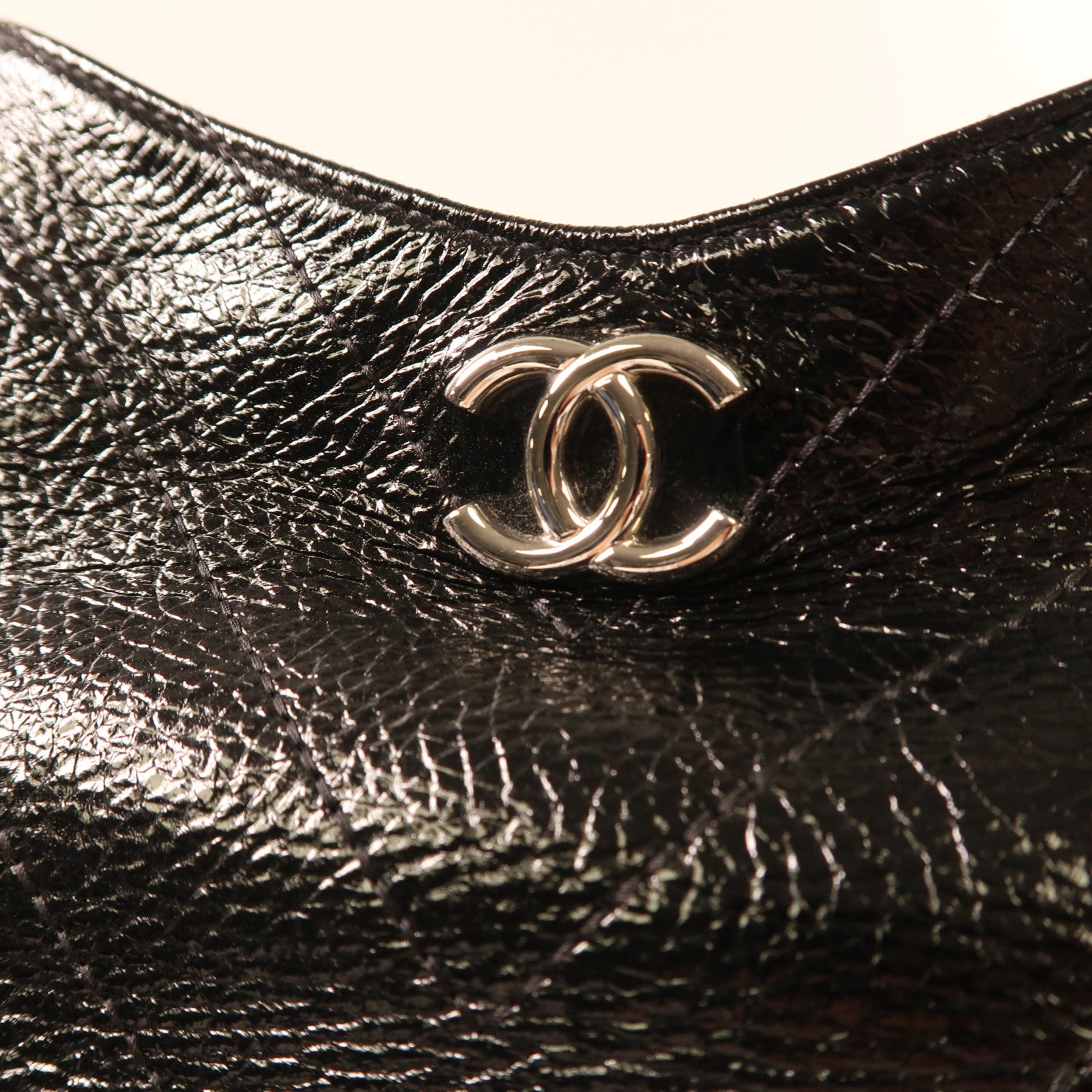 CHANEL 牛皮皮革Totebag銀扣鏈帶肩背袋黑色