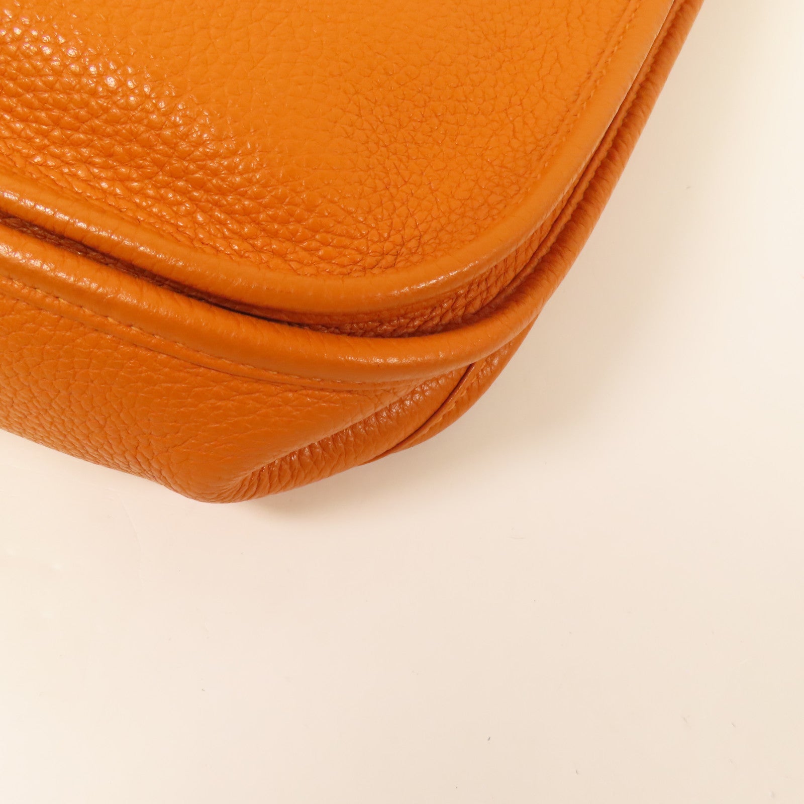 HERMES Clemence皮革Evelyne PM 銀扣肩背袋Orange