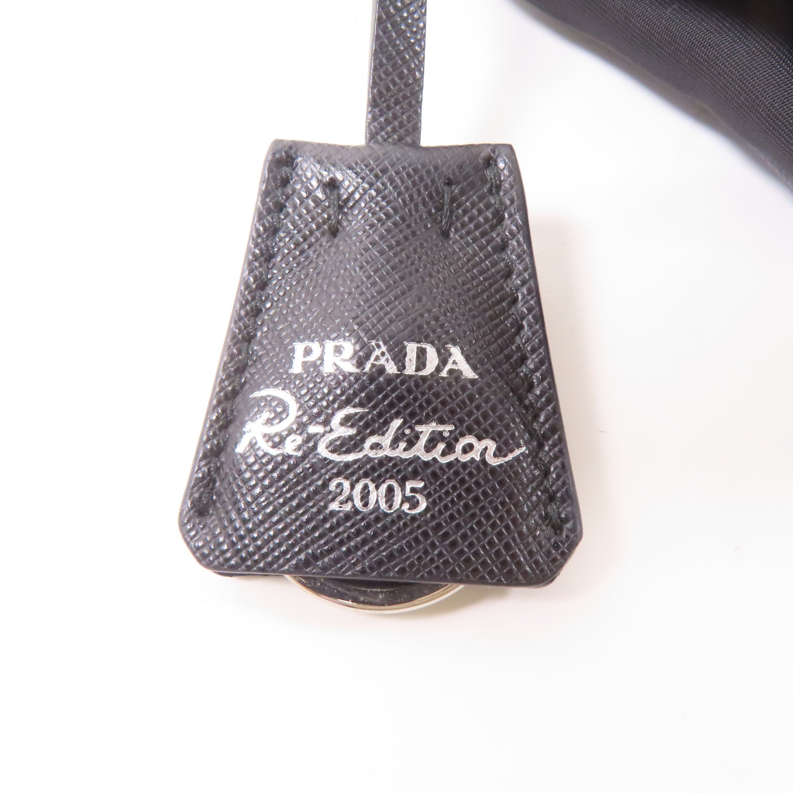 PRADA 尼龍Re-Edition 2005銀扣手挽肩背兩用袋黑色