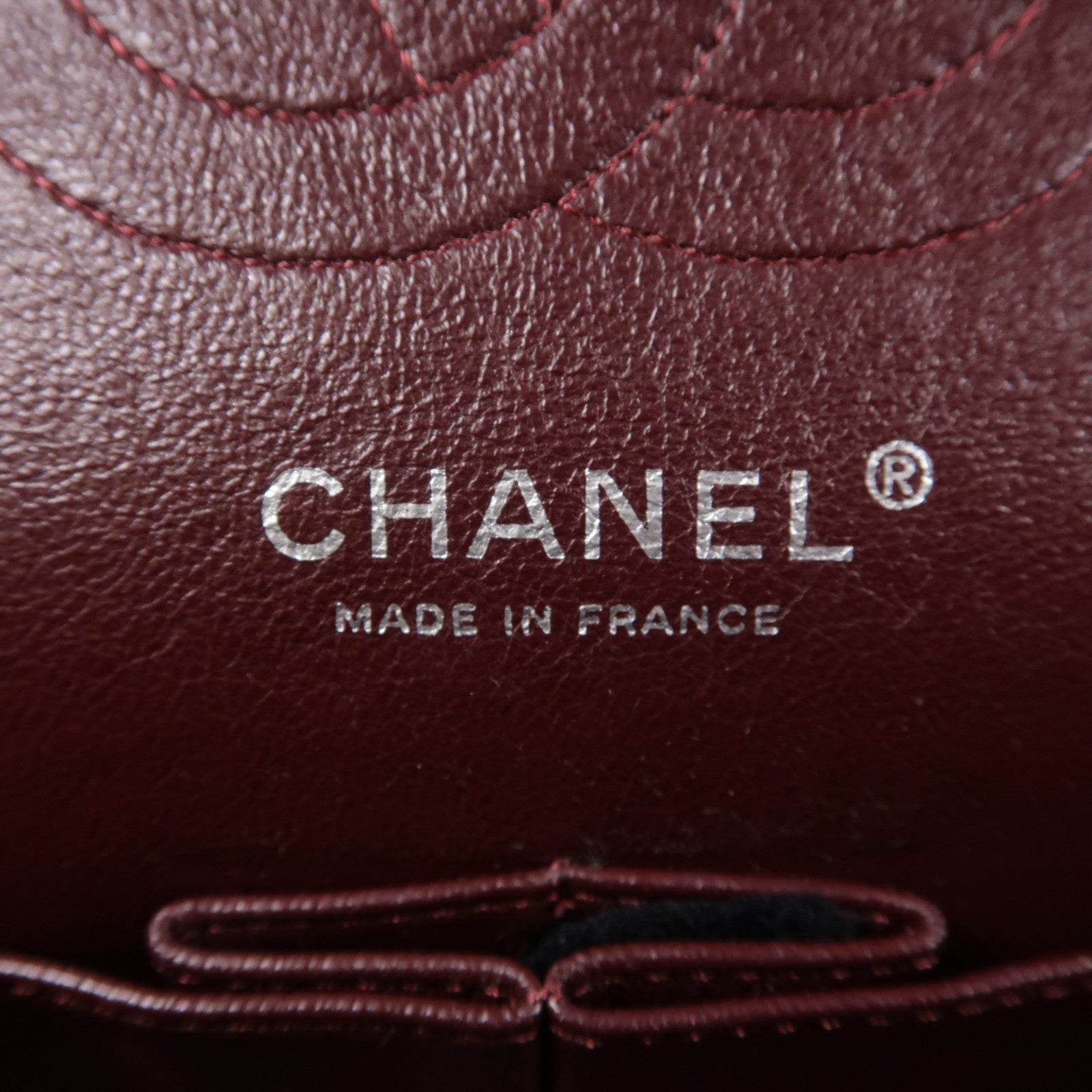 CHANEL 菱格漆皮皮革Classic銀扣肩背袋黑色