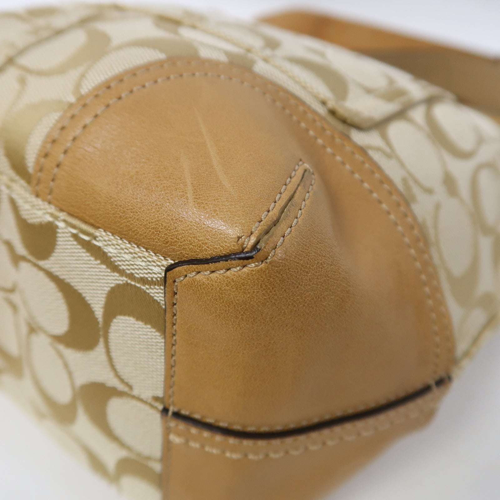 COACH 帆布Shoulder Bag金扣肩背袋啡色