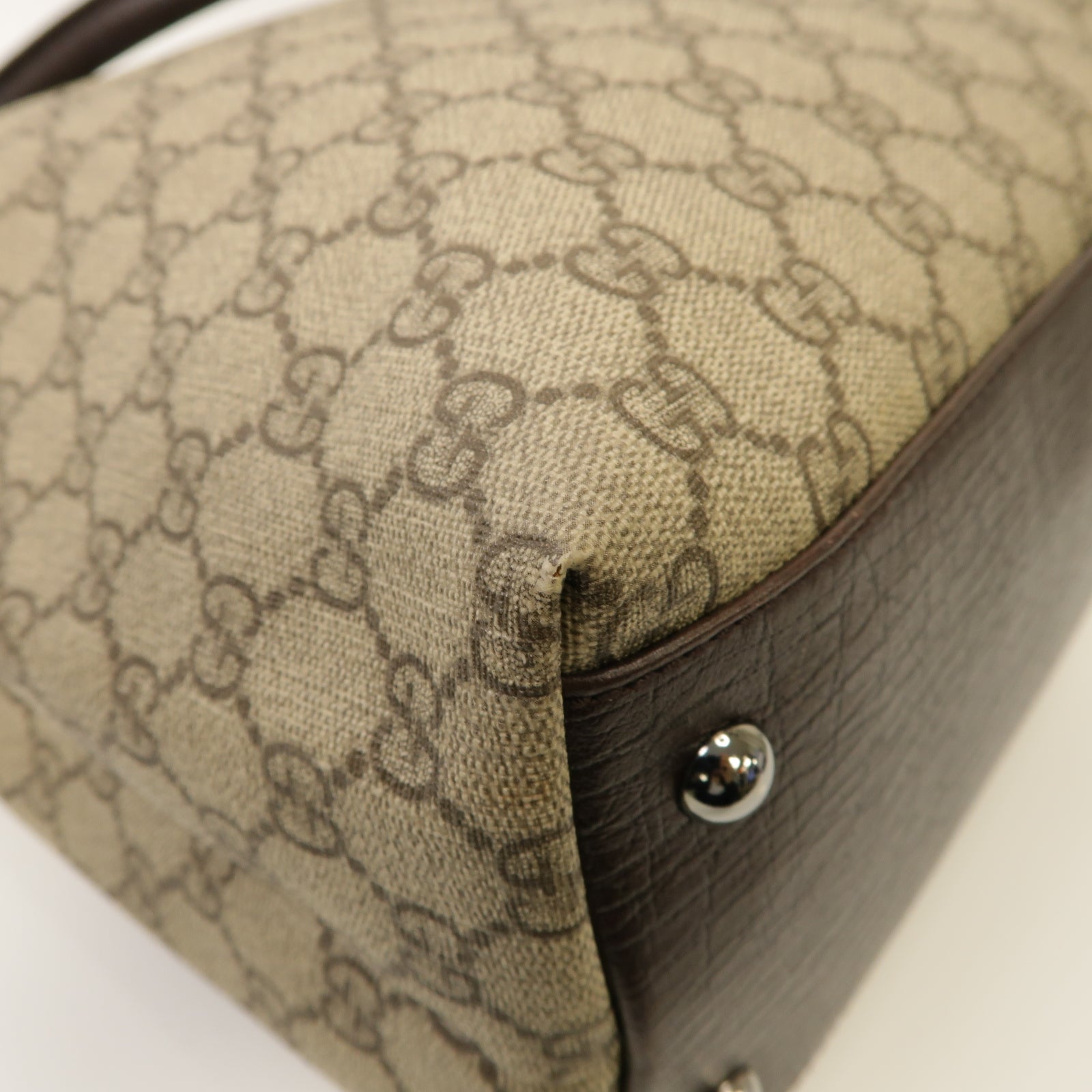 GUCCI 塗層帆布Shoulder Bag銀扣肩背袋卡其色