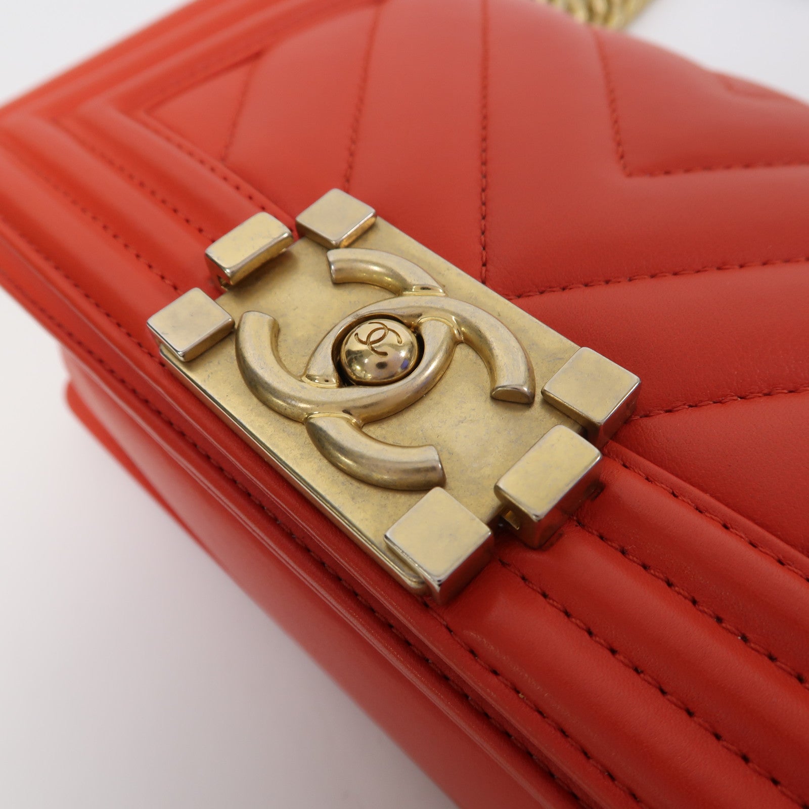 CHANEL 【激減優惠】斜紋羊皮皮革Boy Chanel金扣鏈帶肩背袋紅色