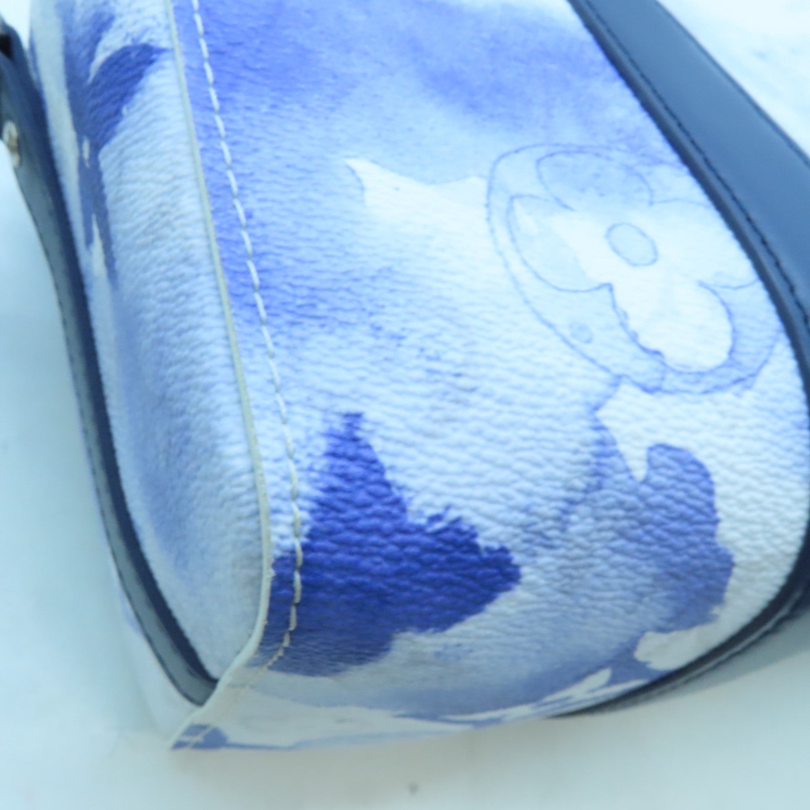 LOUIS VUITTON 【激減優惠】Monogram Watercolor Blue City Keepall銀扣肩背袋白色/藍色
