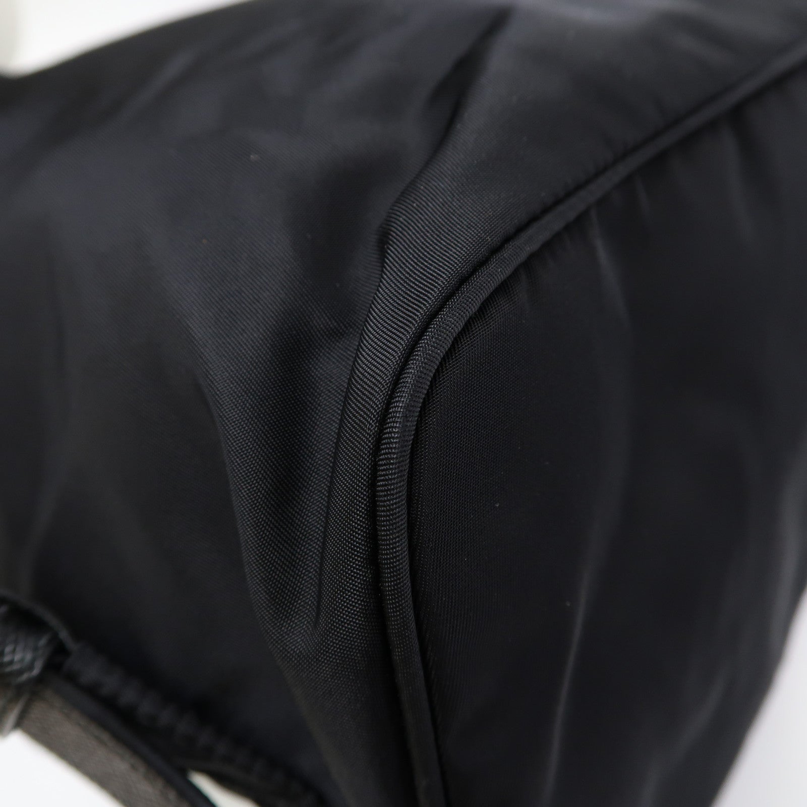PRADA 尼龍Backpack銀扣背包黑色