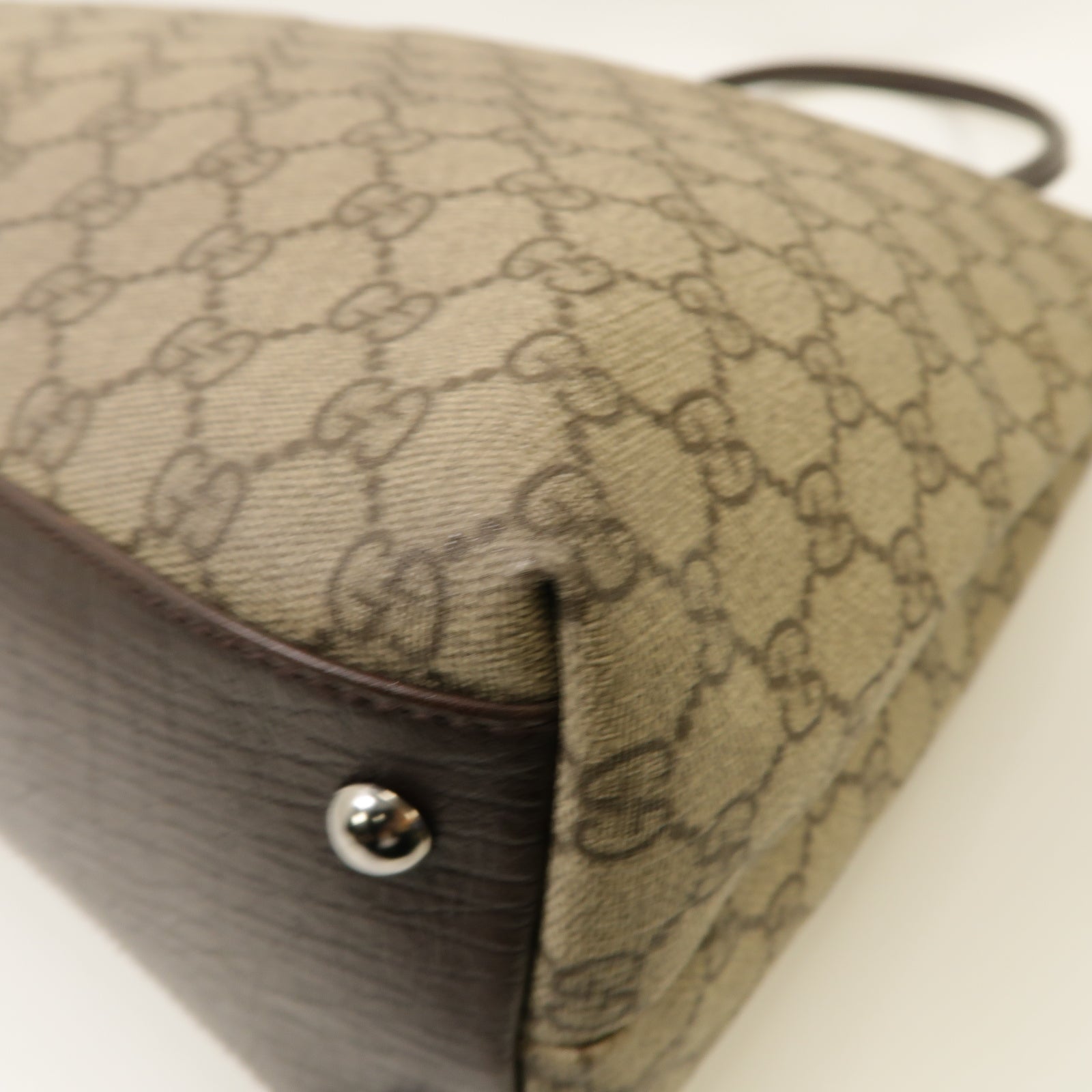 GUCCI 塗層帆布Shoulder Bag銀扣肩背袋卡其色