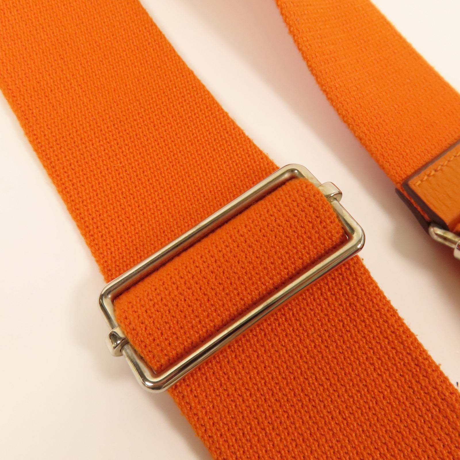 HERMES Clemence皮革Evelyne PM 銀扣肩背袋Orange