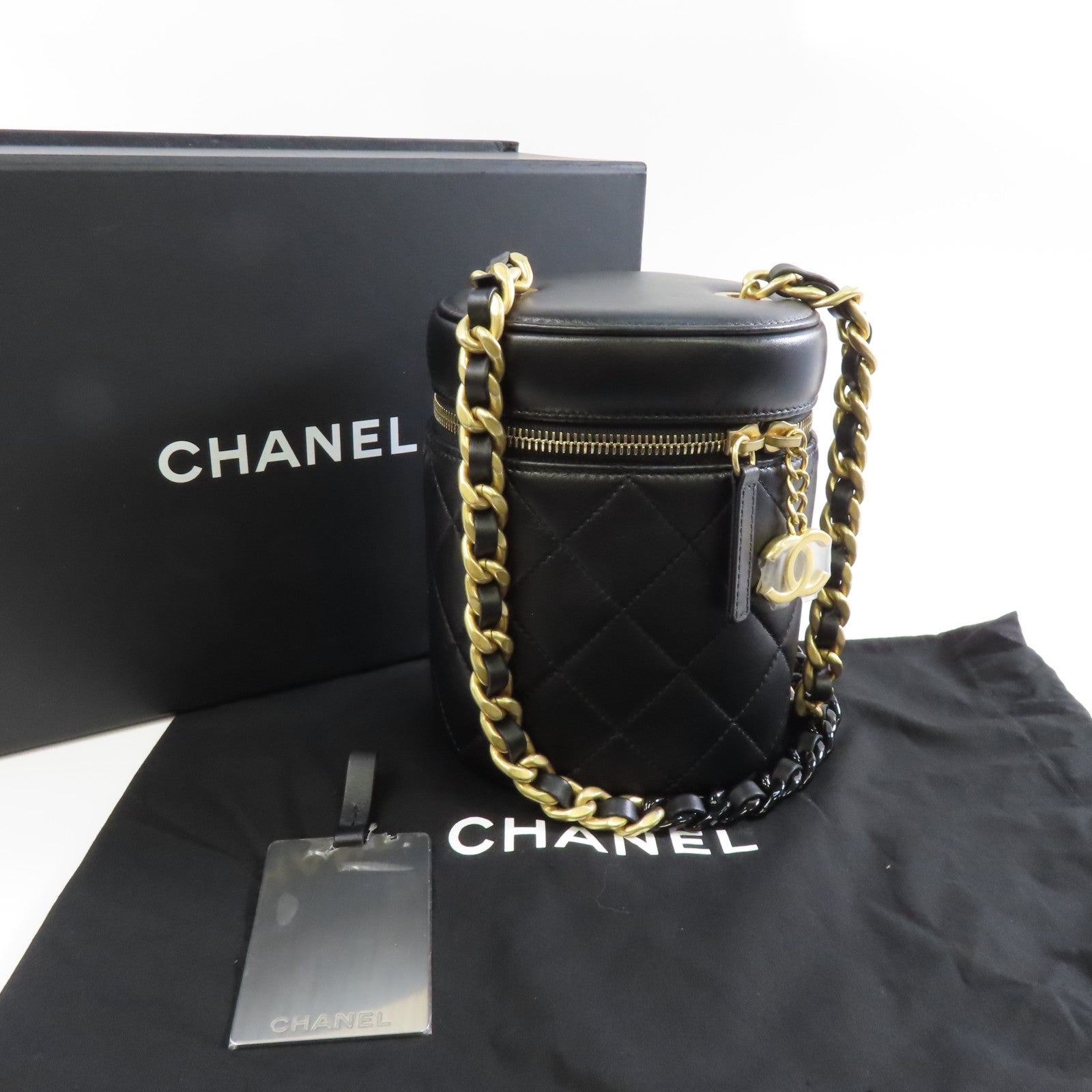 CHANEL (PRICE DOWN) Quilted CC GHW Bucket Bag Chain Shoulder Bag AS3210 Lambskin Black