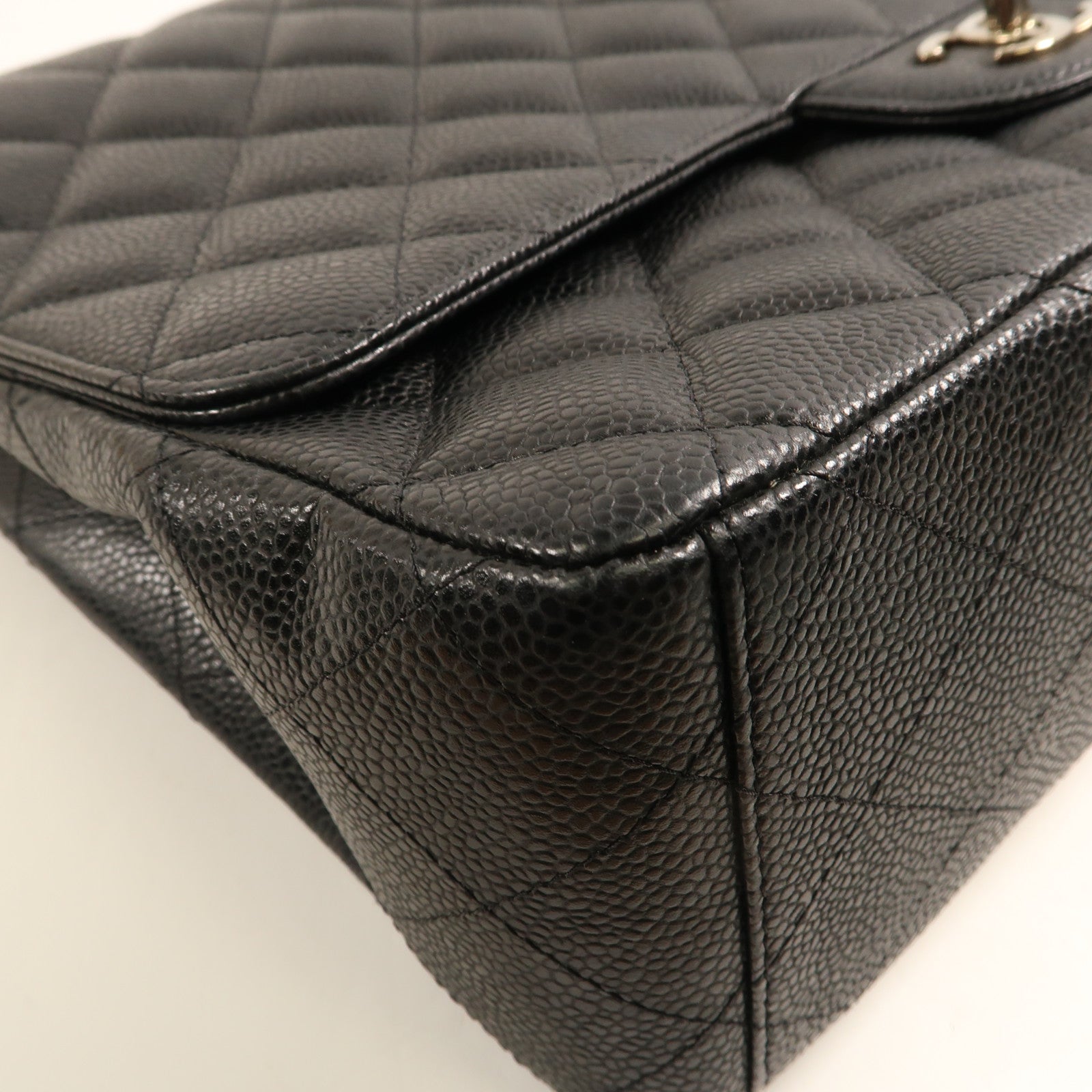 CHANEL 牛皮皮革Maxi Classic銀扣鏈帶肩背袋黑色