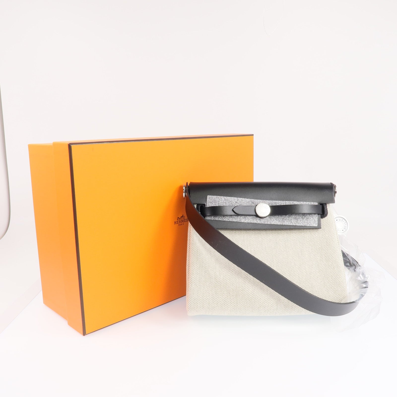 HERMES 【激減優惠】帆布/皮革Mini Herbag銀扣肩背袋Noir