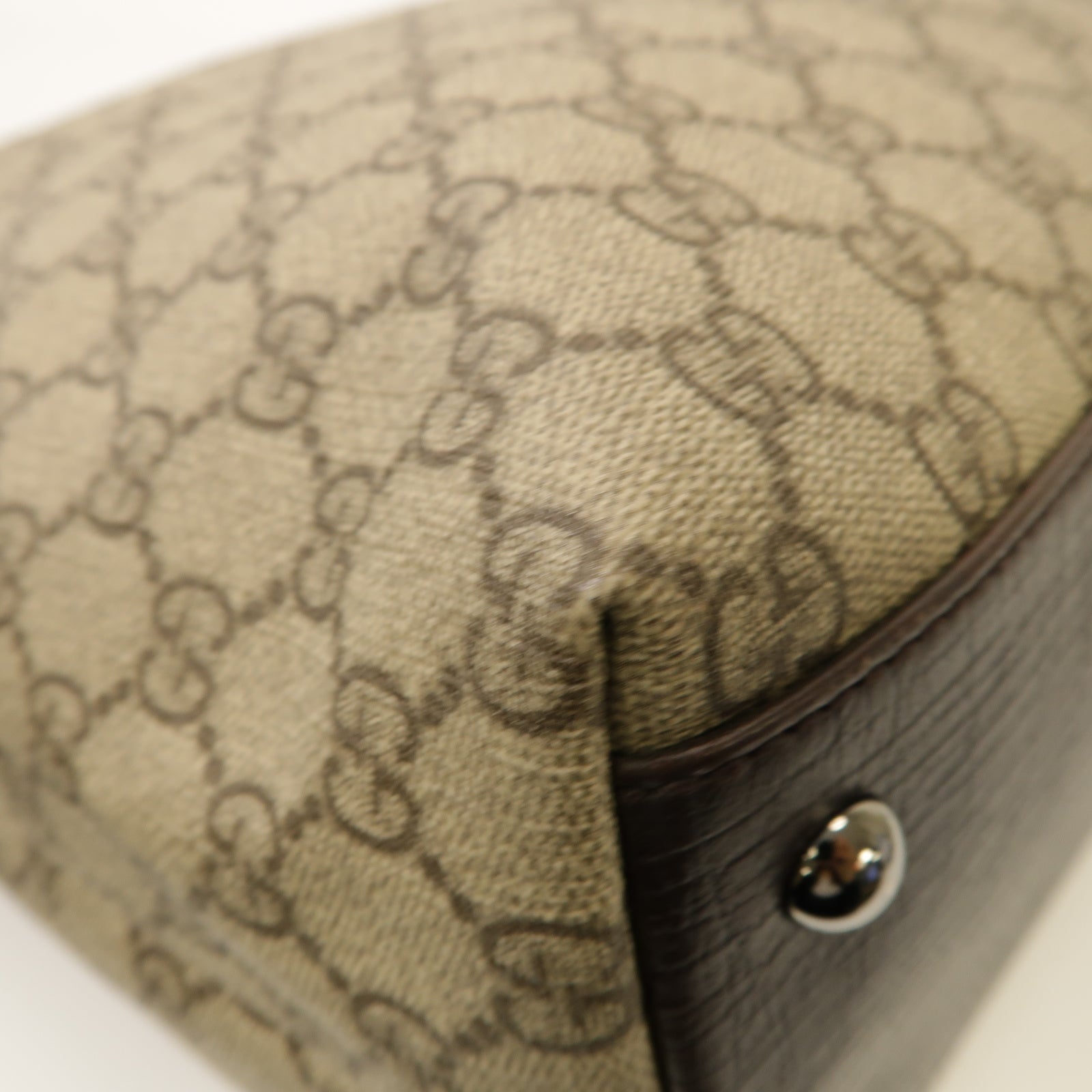 GUCCI 塗層帆布Shoulder Bag銀扣肩背袋卡其色