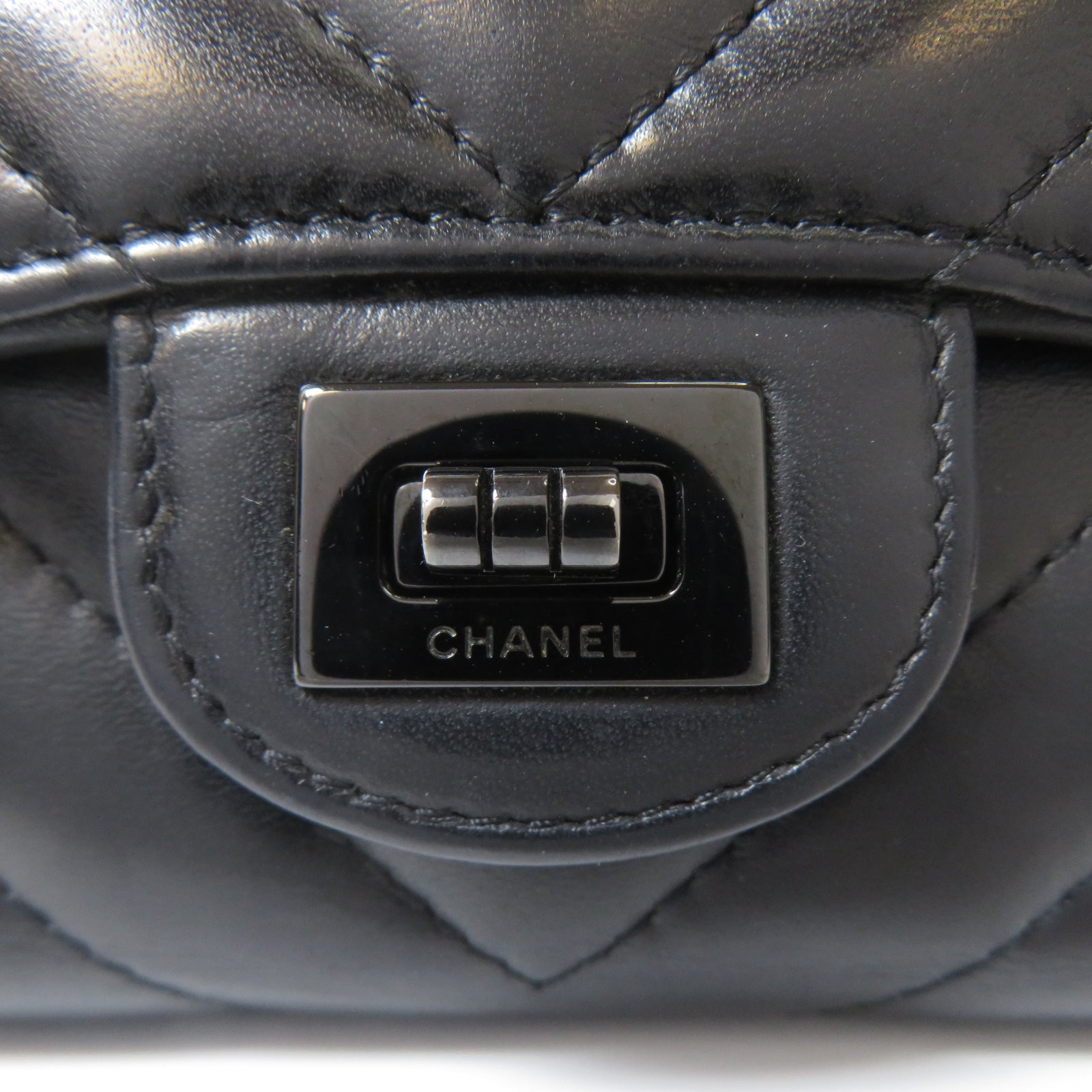 CHANEL 【激減優惠】斜紋牛皮皮革2.55 Trifold Wallet黑扣錢包黑色