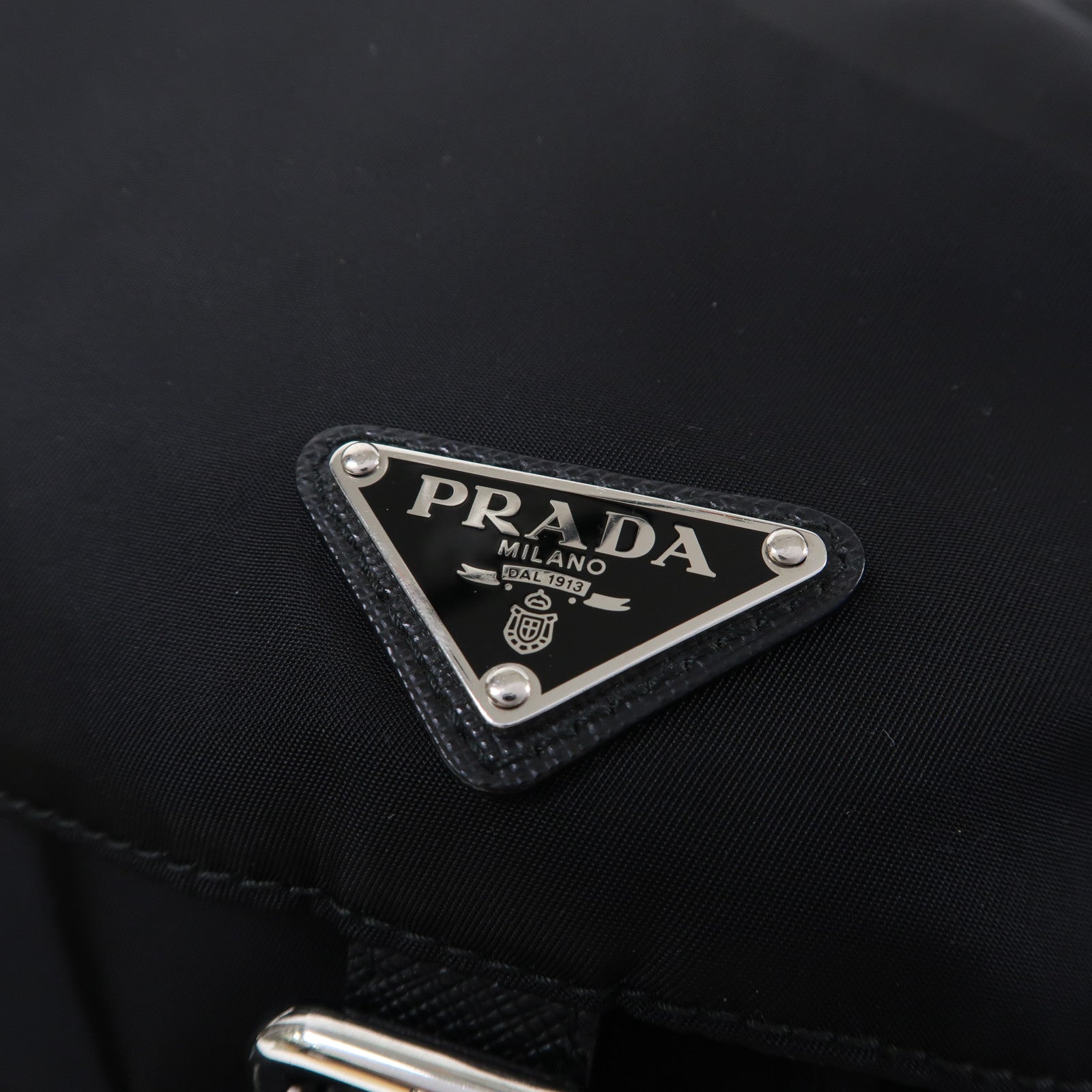 PRADA 尼龍Backpack銀扣背包黑色