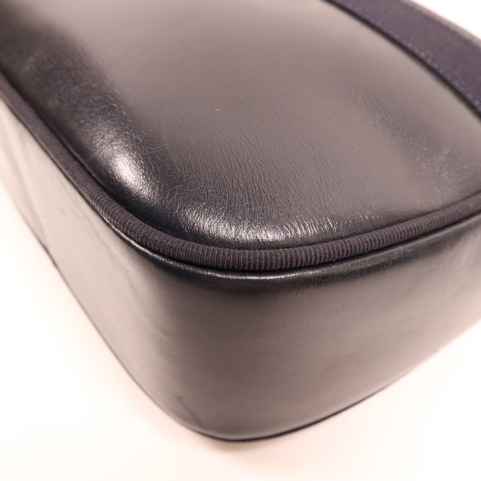 Salvatore Ferragamo 【激減優惠】牛皮皮革Shoulder Bag金扣肩背袋