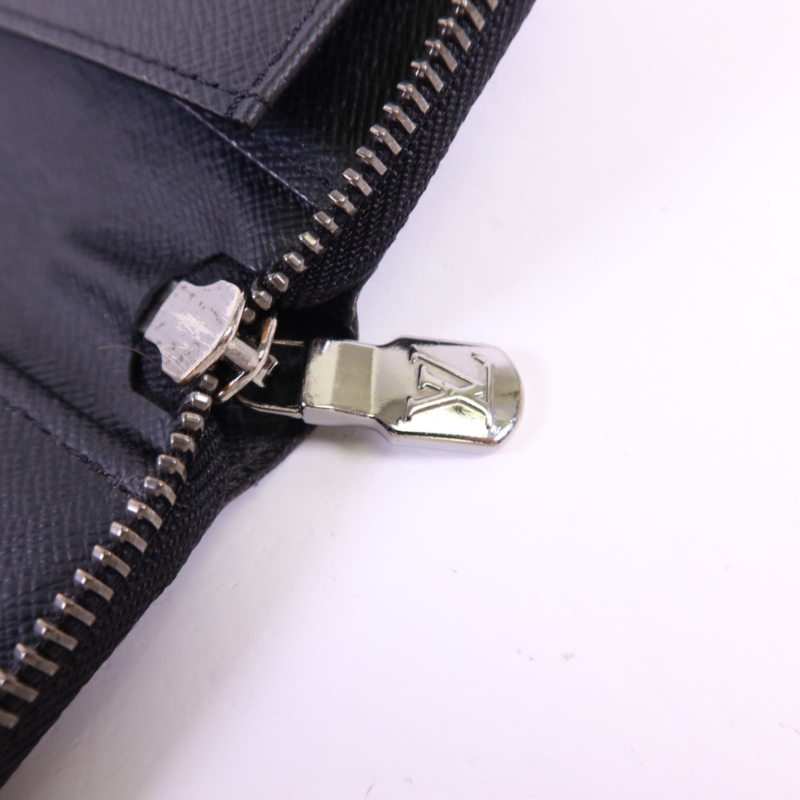 LOUIS VUITTON Monogram EclipseZippy Vertical Wallet銀扣長錢包