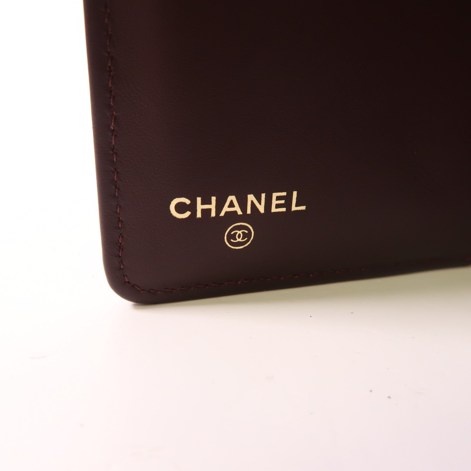 CHANEL 牛皮皮革Fold Wallet金扣錢包