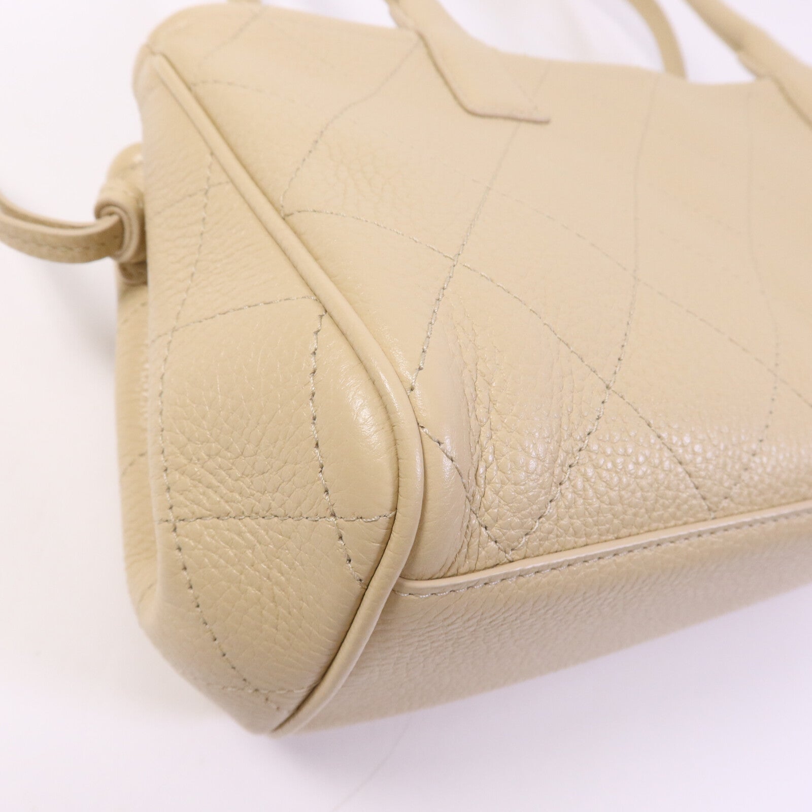 CHANEL 牛皮皮革26S金扣肩背袋