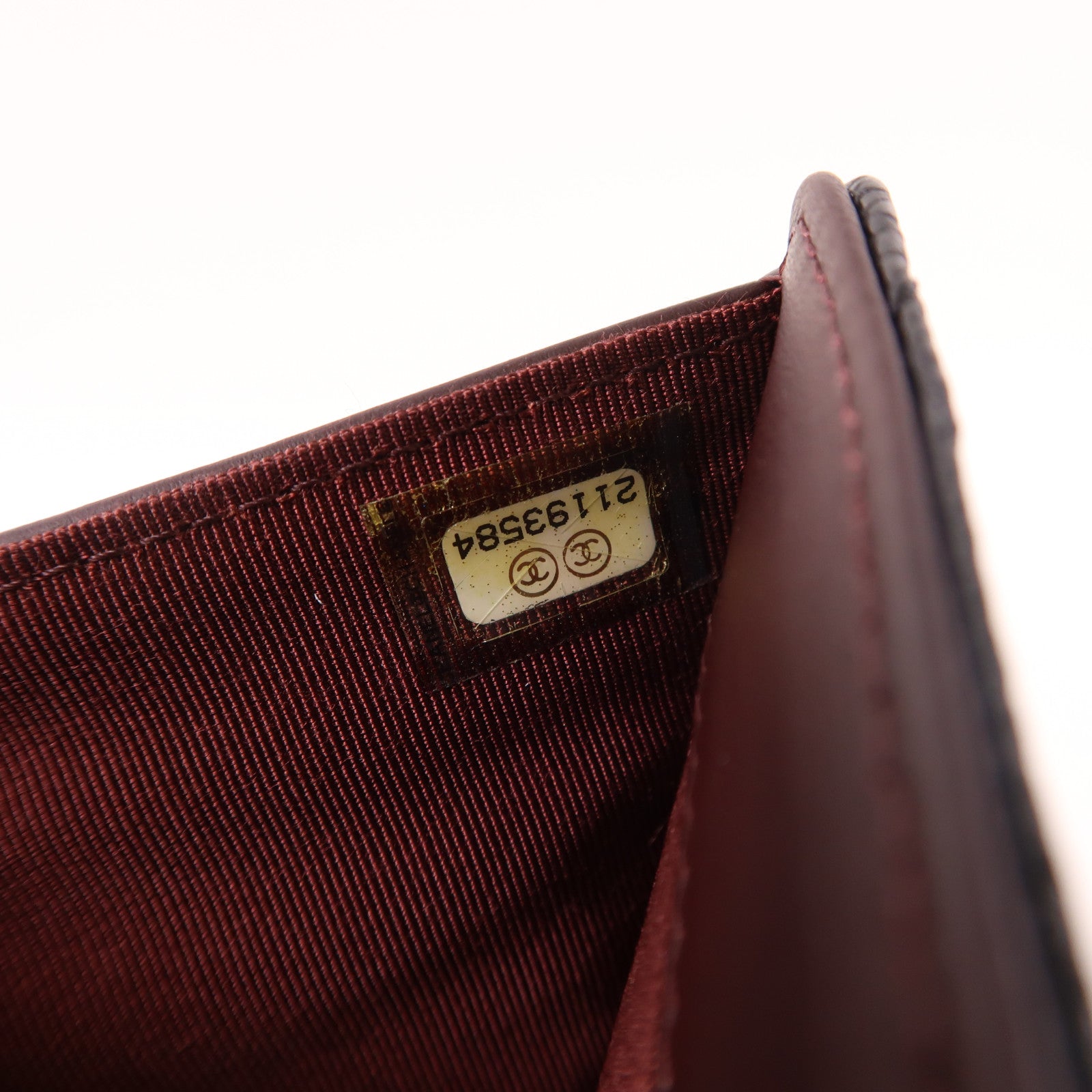 CHANEL 牛皮皮革Fold Wallet金扣錢包