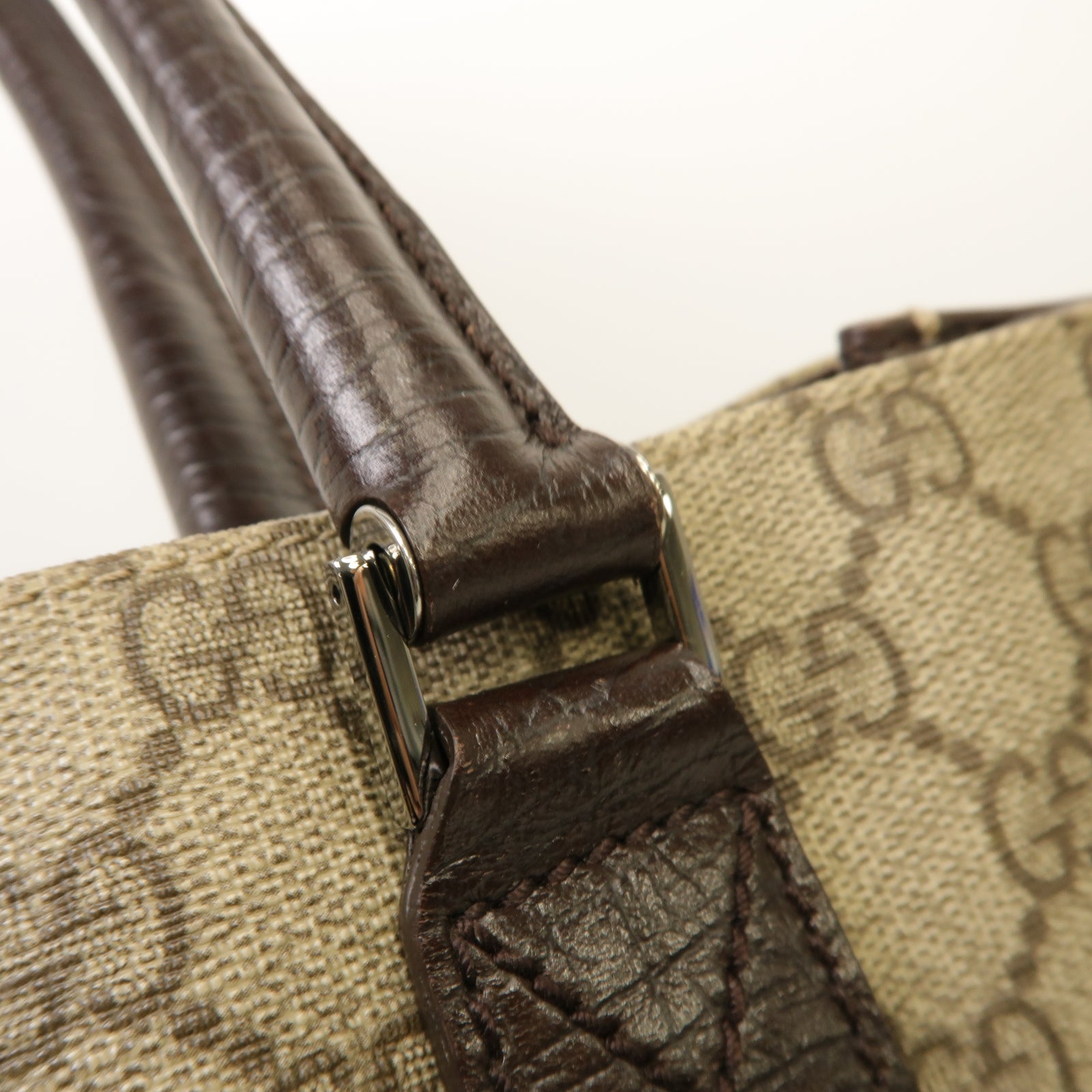 GUCCI 塗層帆布Shoulder Bag銀扣肩背袋卡其色