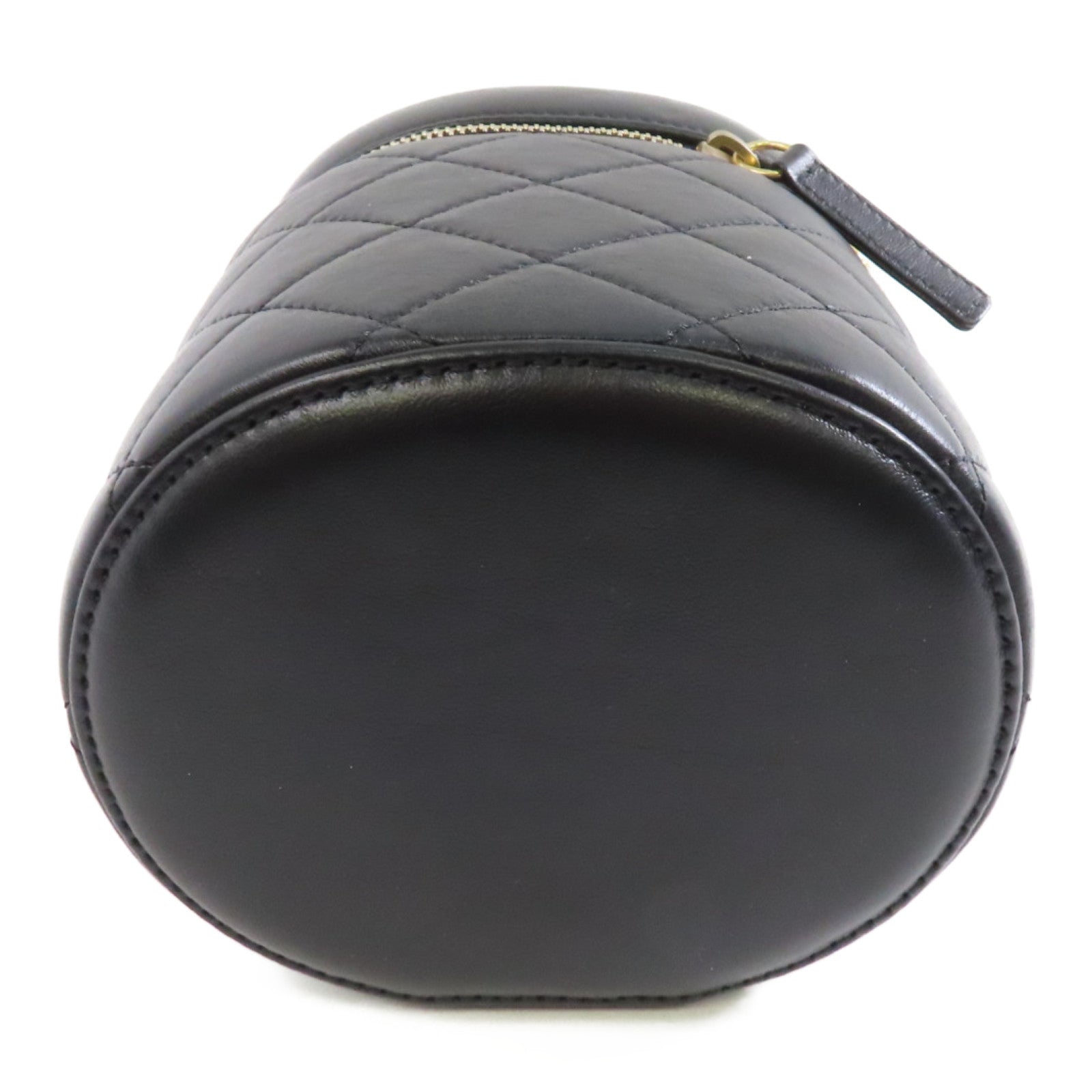 CHANEL (PRICE DOWN) Quilted CC GHW Bucket Bag Chain Shoulder Bag AS3210 Lambskin Black