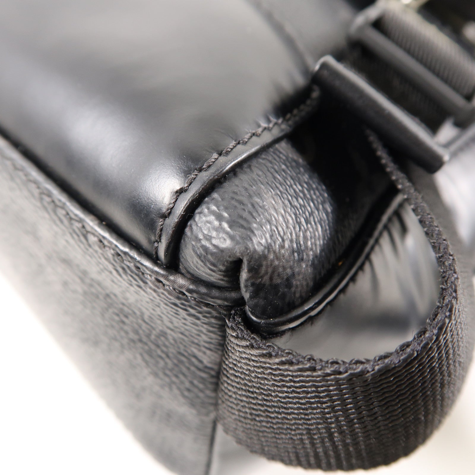 LOUIS VUITTON Monogram Eclipse Messenger PM Voyager銀扣肩背袋黑色