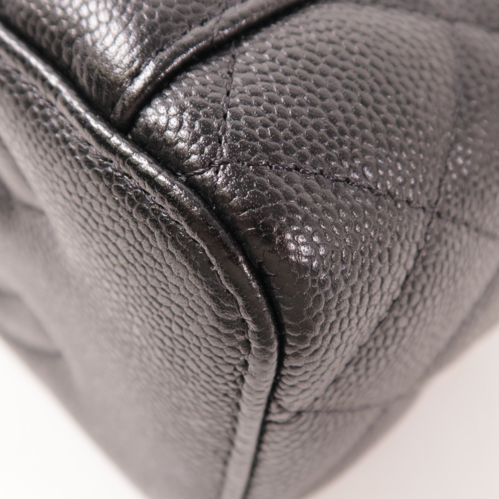 CHANEL 牛皮皮革Vanity Bag金扣鏈帶肩背袋