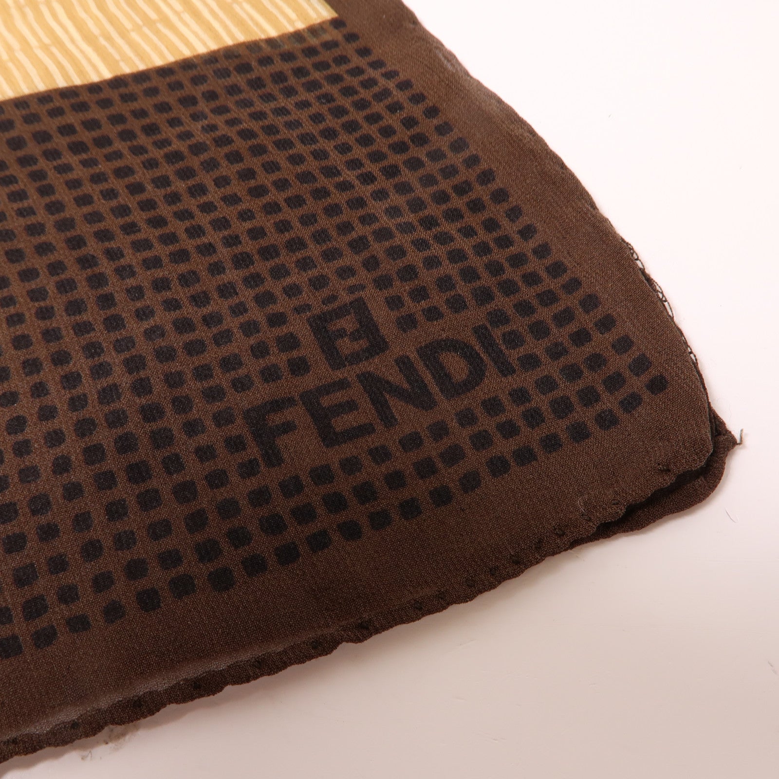 FENDI 絲質Scarf絲巾啡色