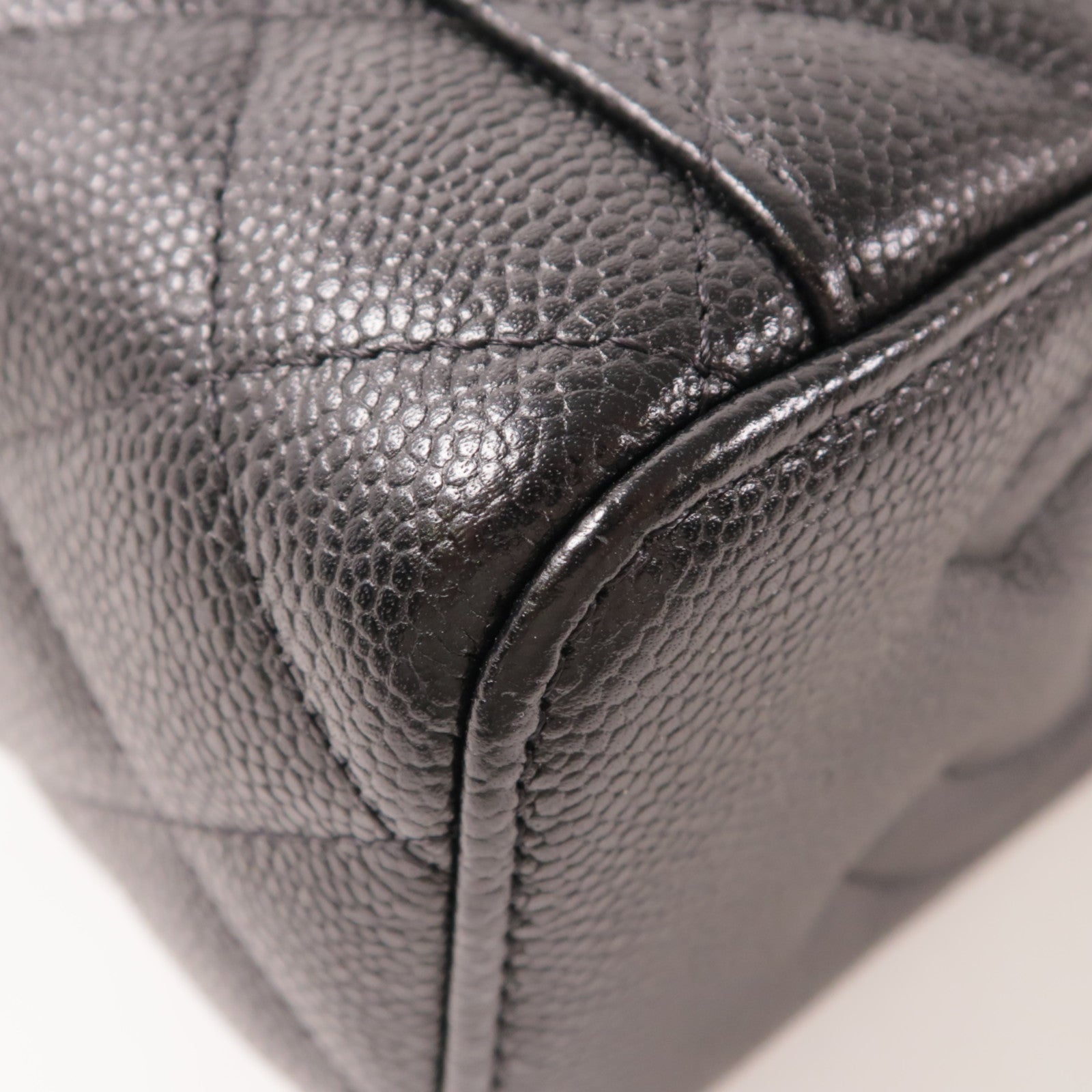 CHANEL 牛皮皮革Vanity Bag金扣鏈帶肩背袋