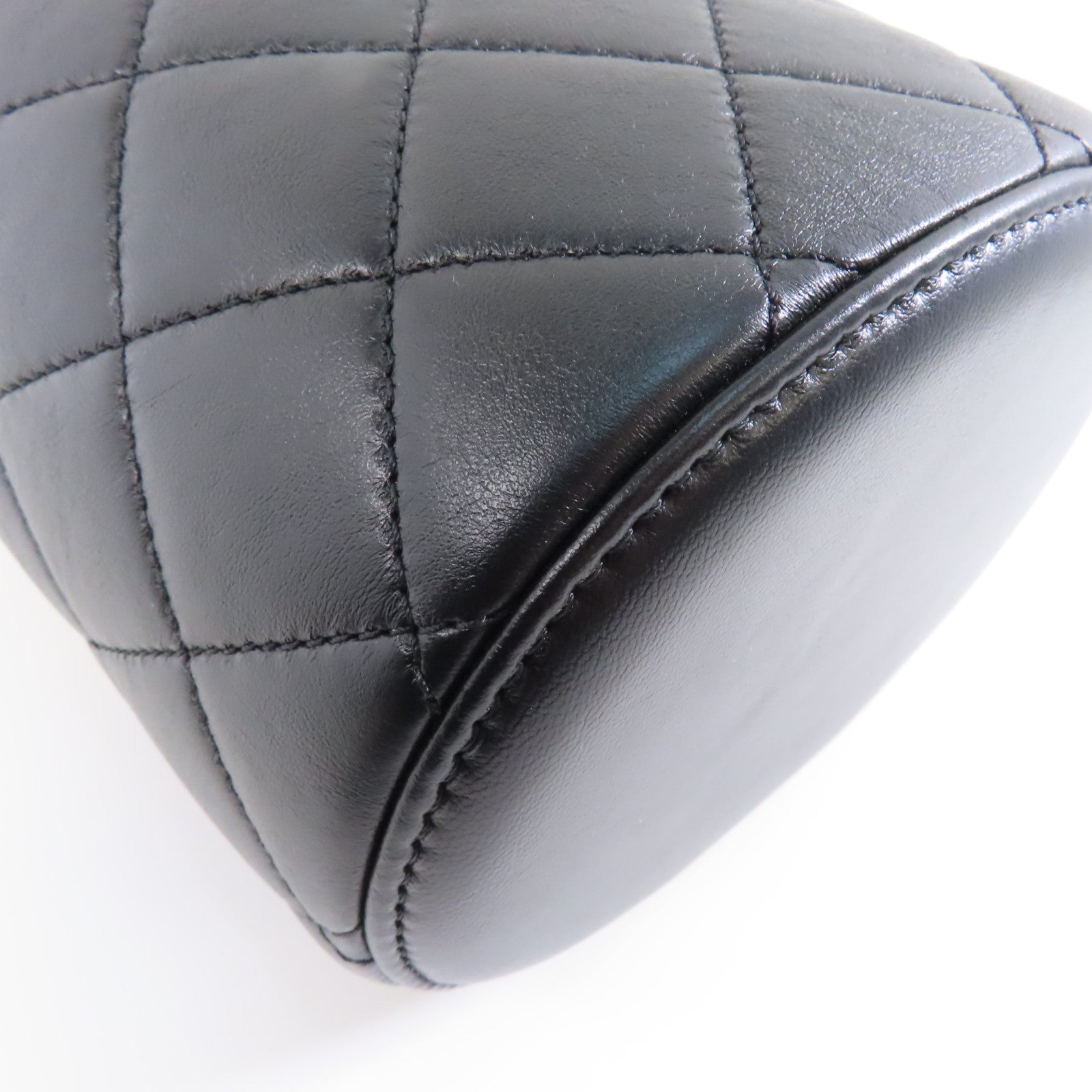 CHANEL (PRICE DOWN) Quilted CC GHW Bucket Bag Chain Shoulder Bag AS3210 Lambskin Black