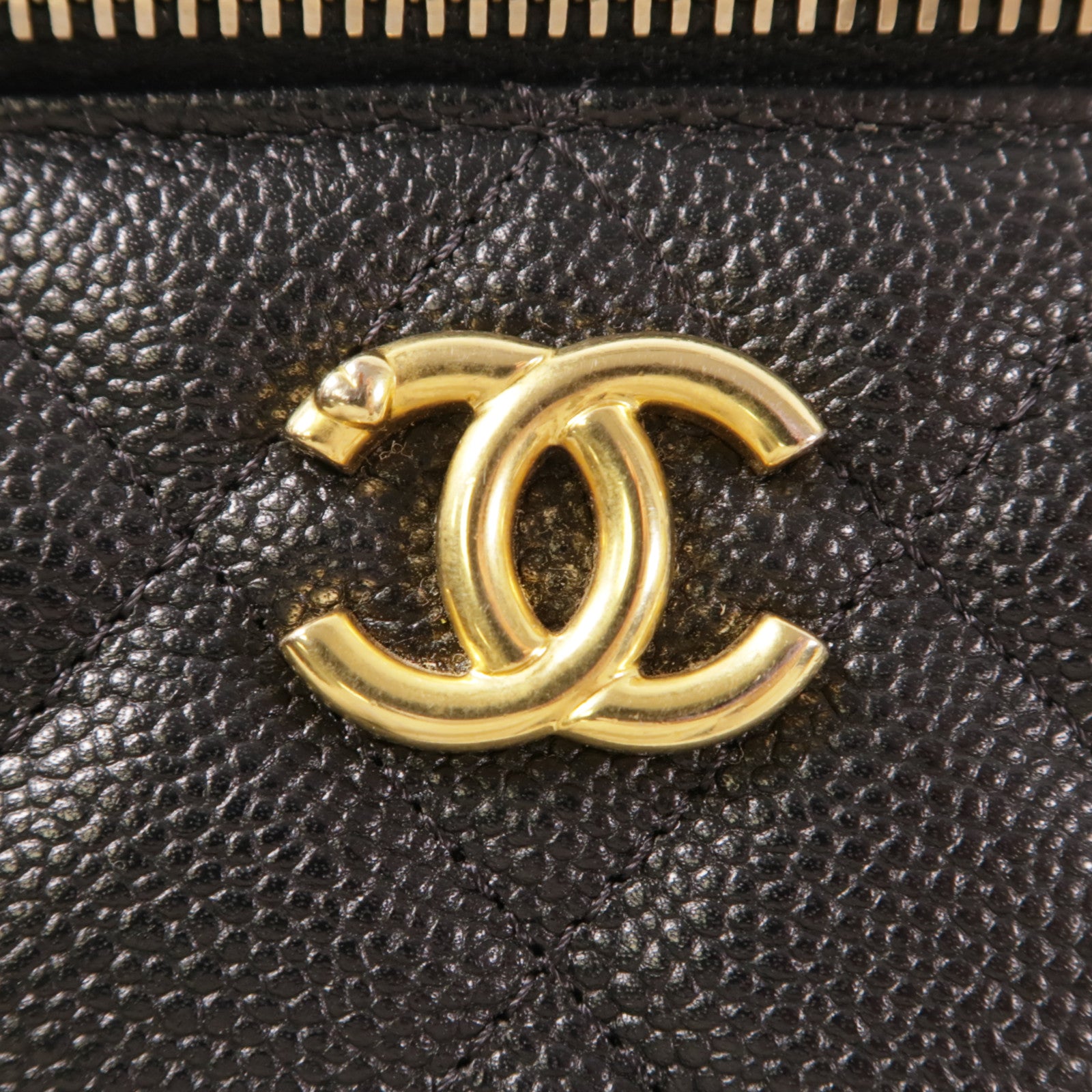 CHANEL 牛皮皮革Vanity Bag金扣鏈帶肩背袋