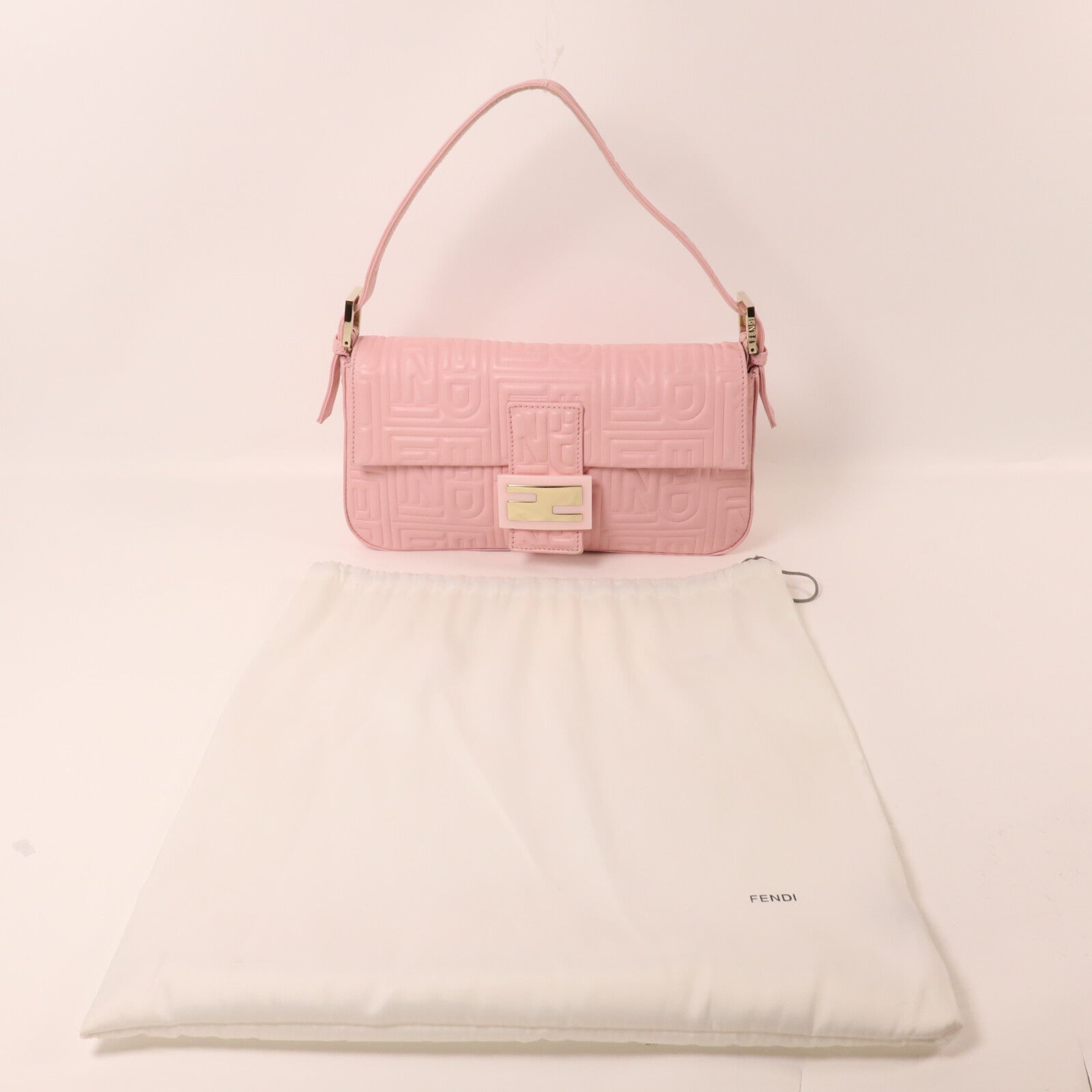 FENDI 牛皮皮革Embossed Baguette肩背袋