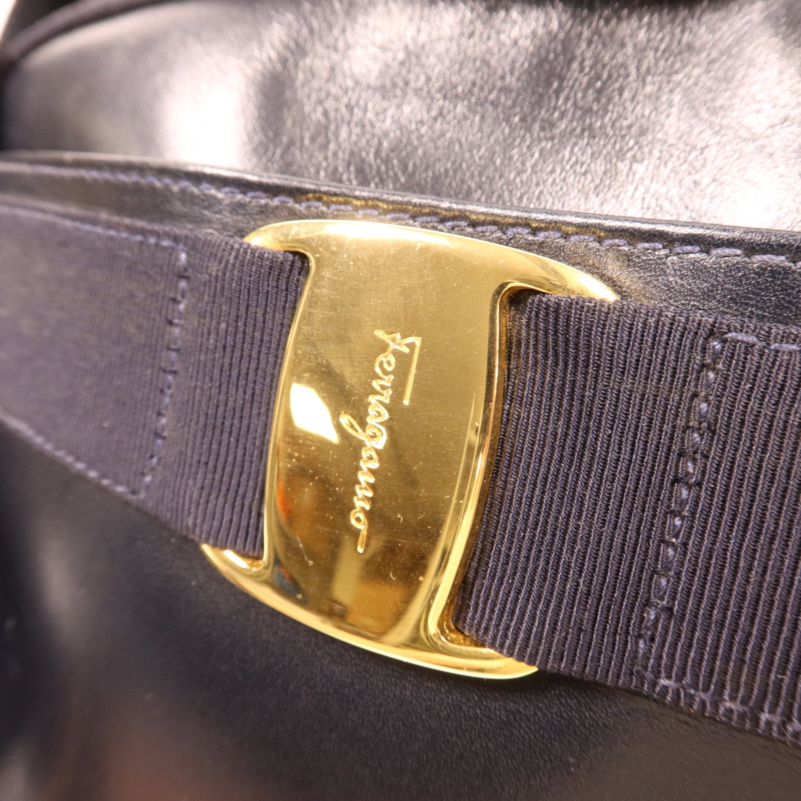 Salvatore Ferragamo 【激減優惠】牛皮皮革Shoulder Bag金扣肩背袋