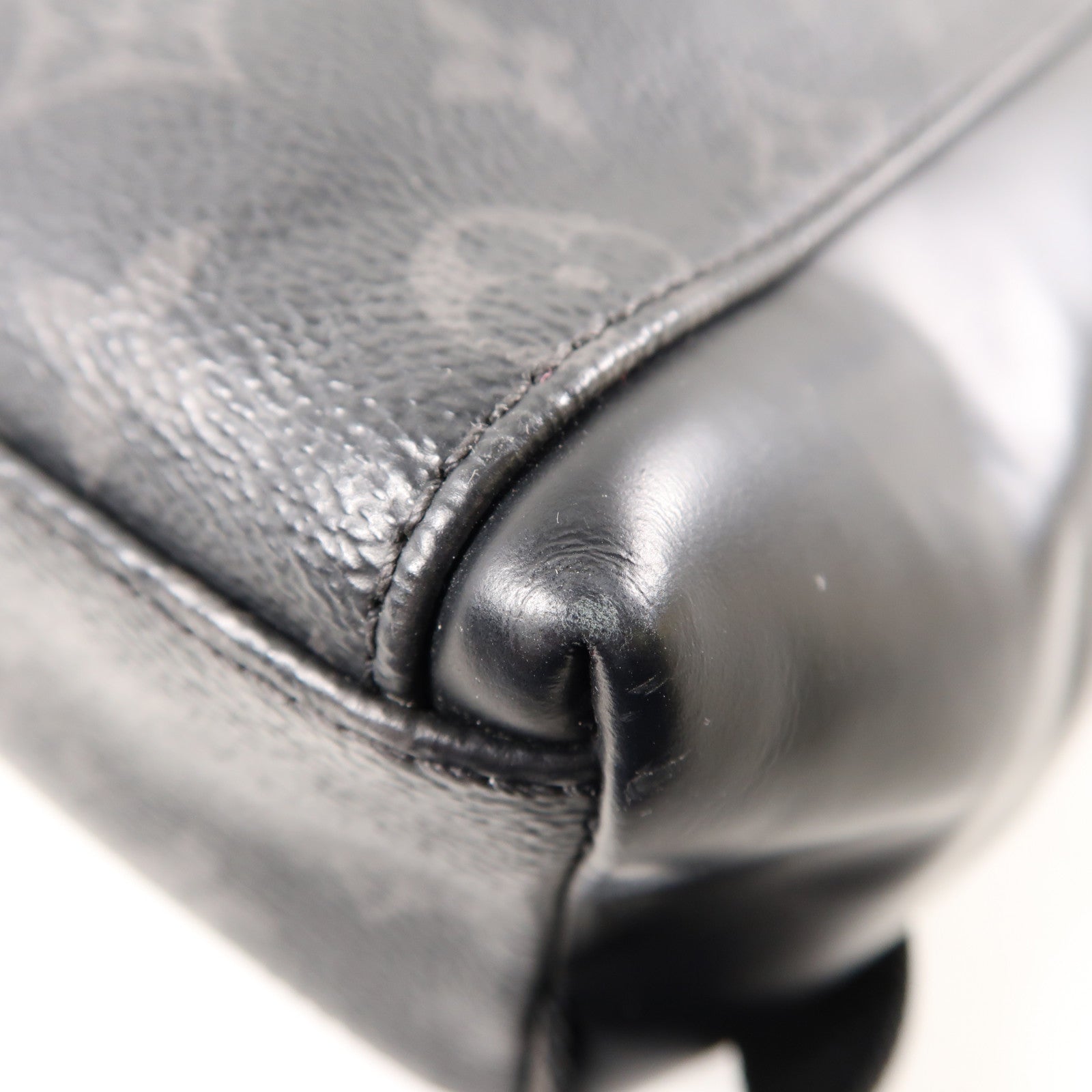 LOUIS VUITTON Monogram Eclipse Messenger PM Voyager銀扣肩背袋黑色
