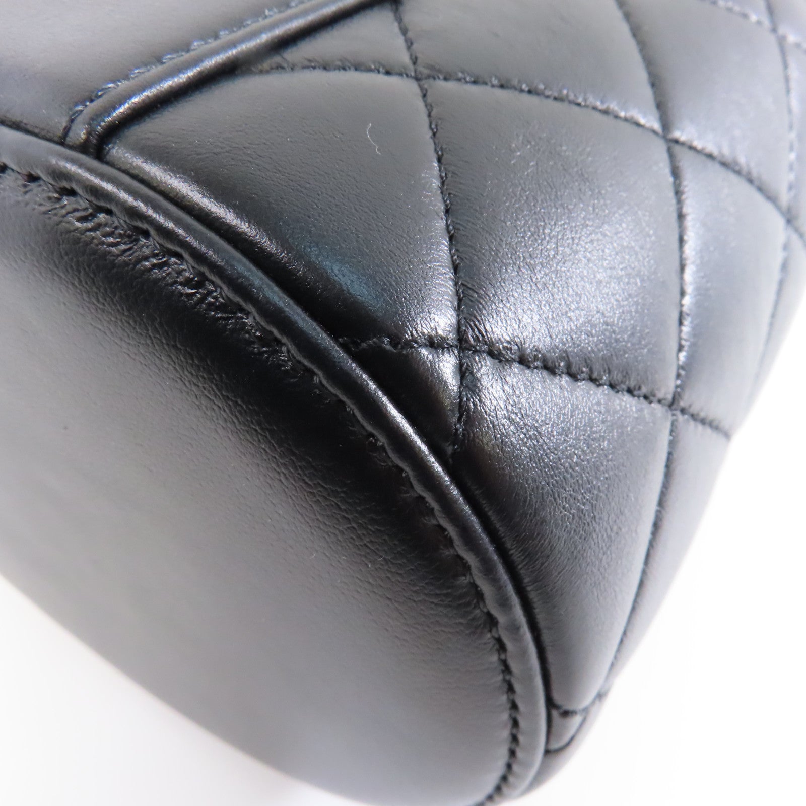 CHANEL (PRICE DOWN) Quilted CC GHW Bucket Bag Chain Shoulder Bag AS3210 Lambskin Black