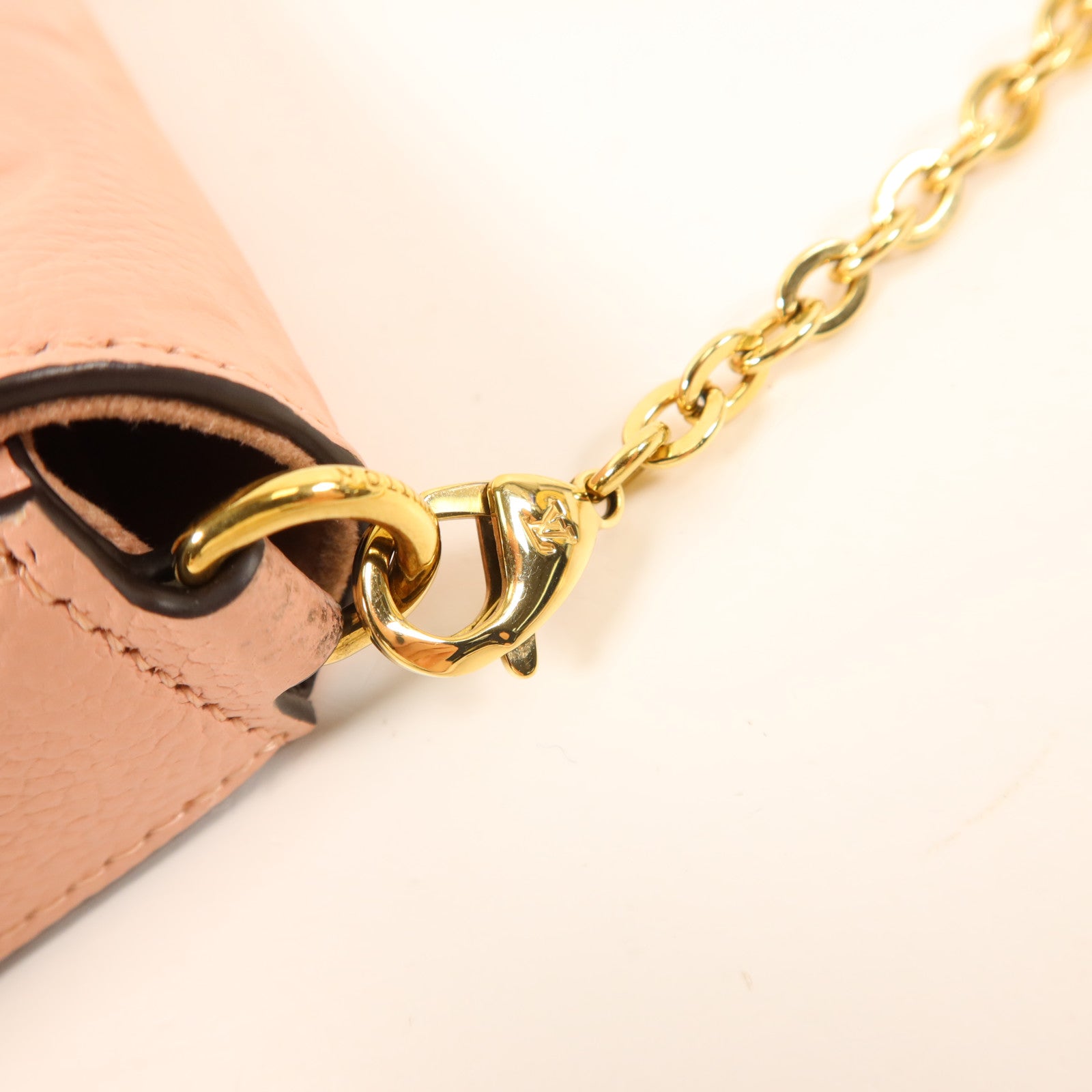 LOUIS VUITTON Monogram Empreinte Felicie Pochette金扣鏈帶肩背袋
