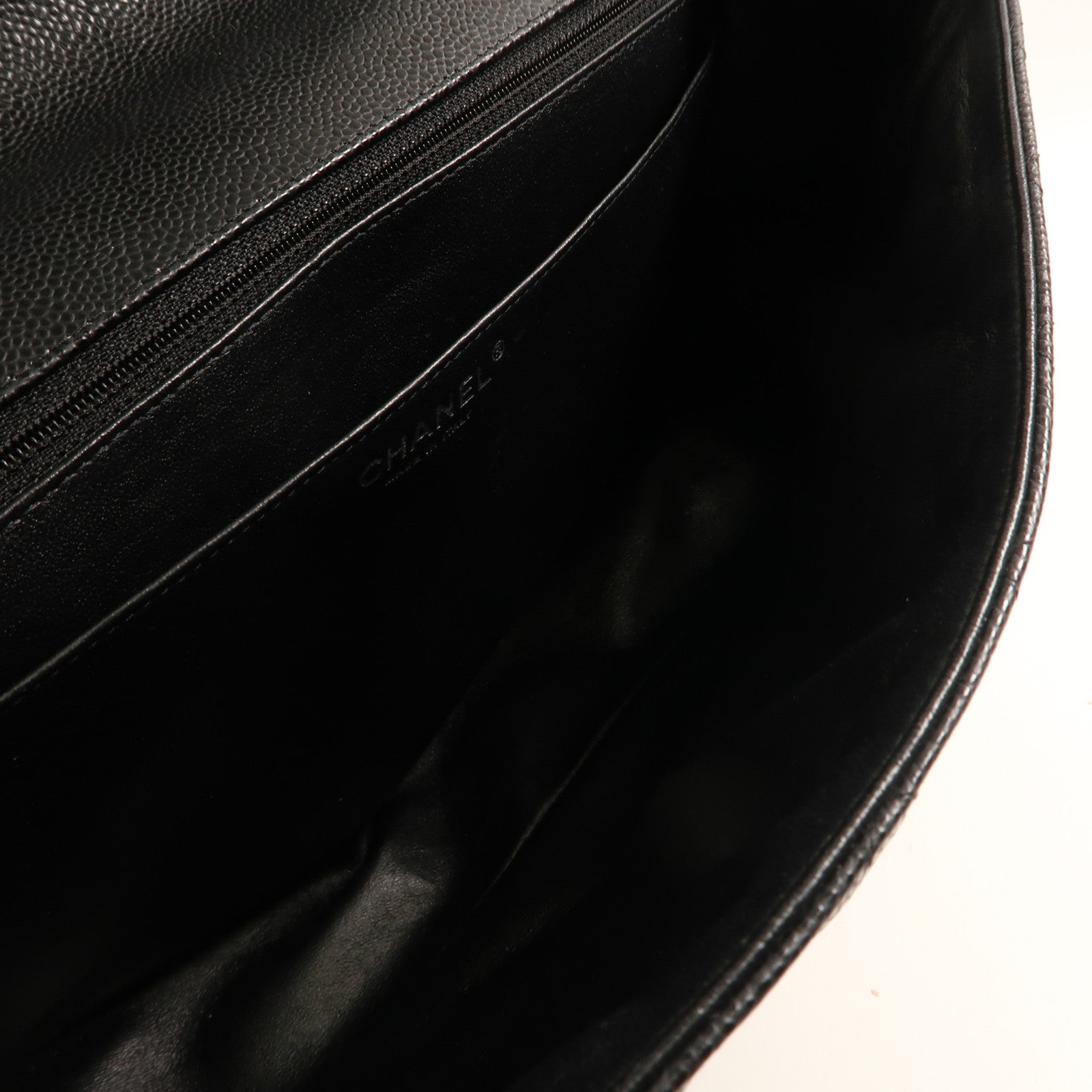 CHANEL 牛皮皮革Maxi Classic銀扣鏈帶肩背袋黑色