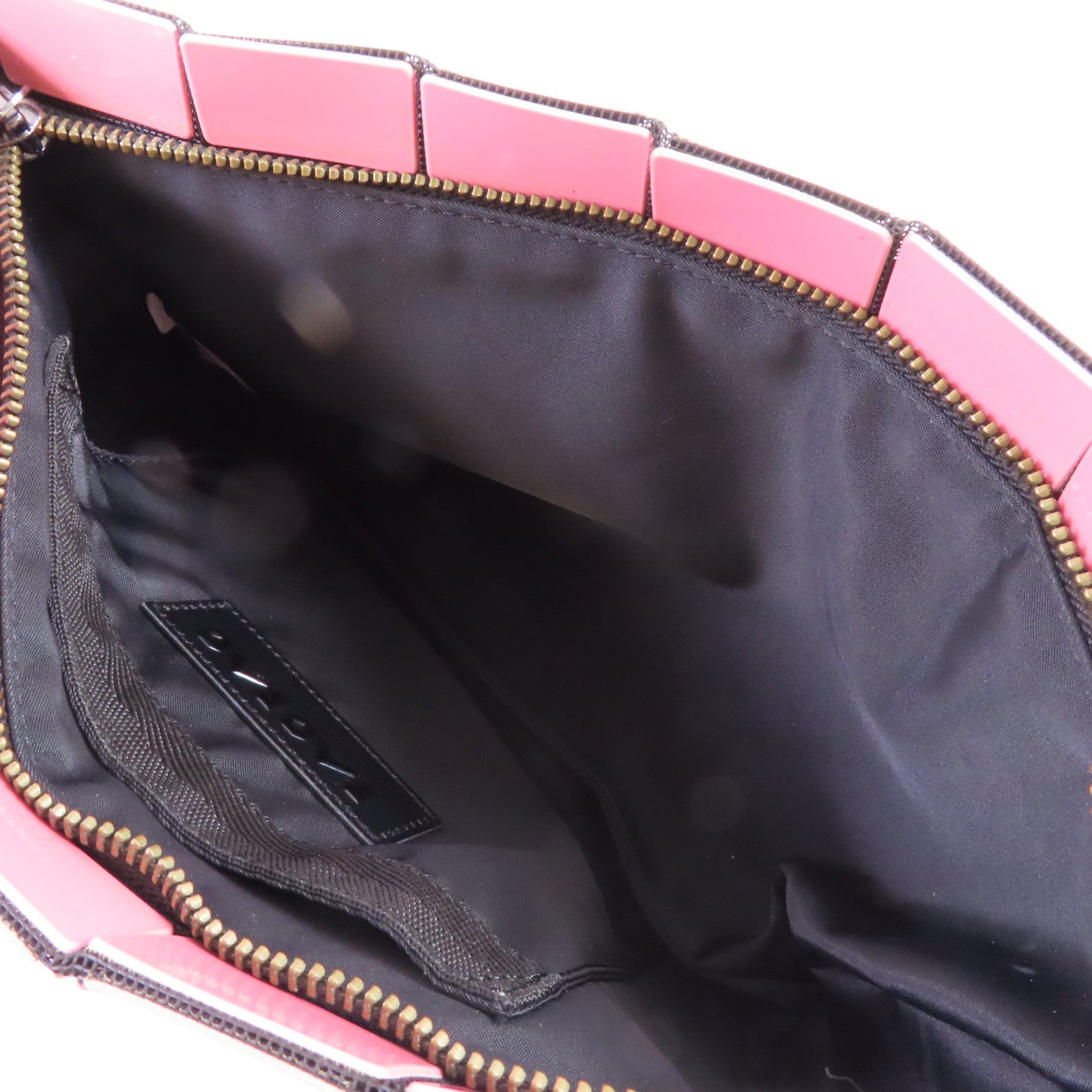 BAO BAO ISSEYMIYAKE PVC Shoulder Bag銀扣鏈帶肩背袋粉紅色