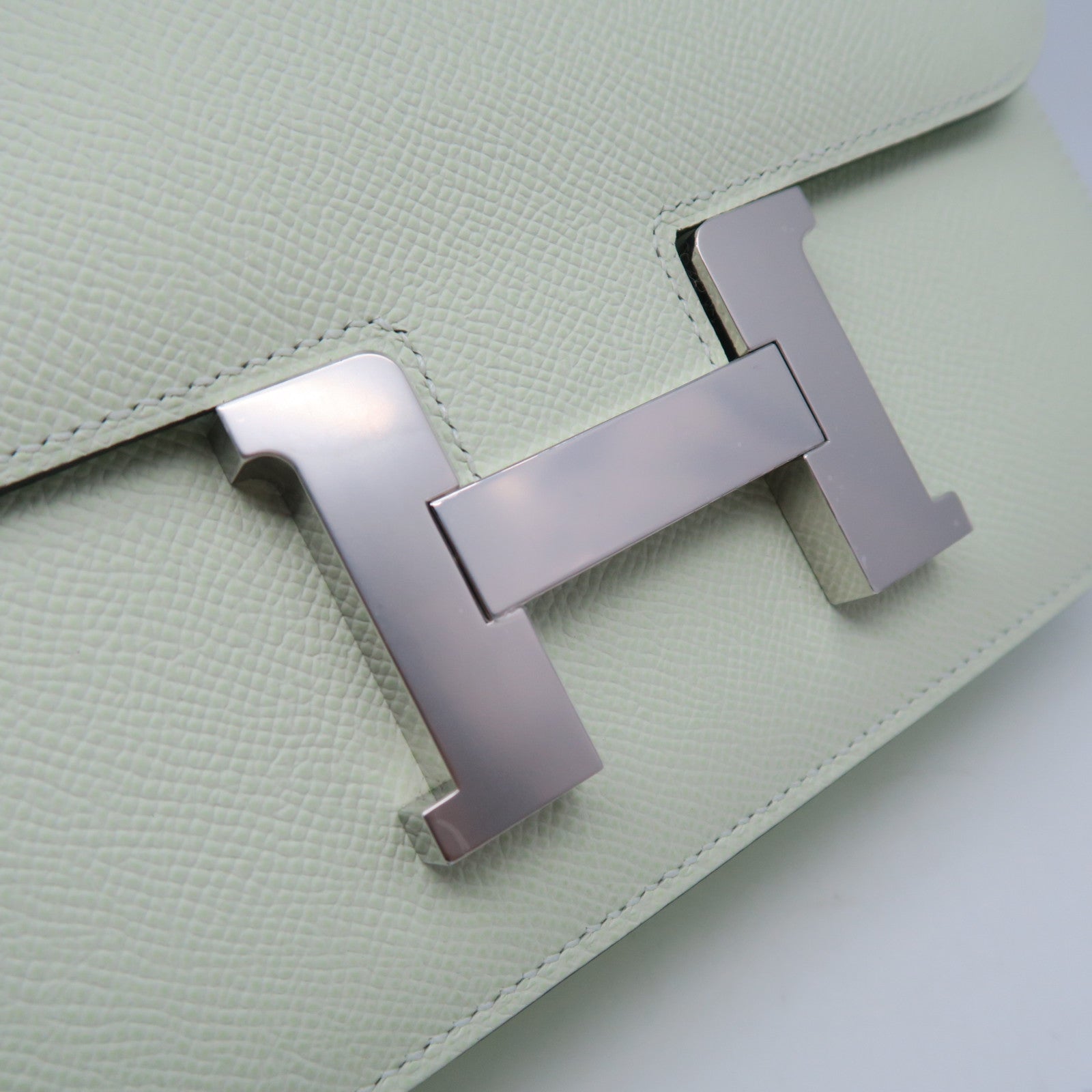 HERMES **【激減優惠】Epsom皮革Constance 24銀扣肩背袋淺綠色