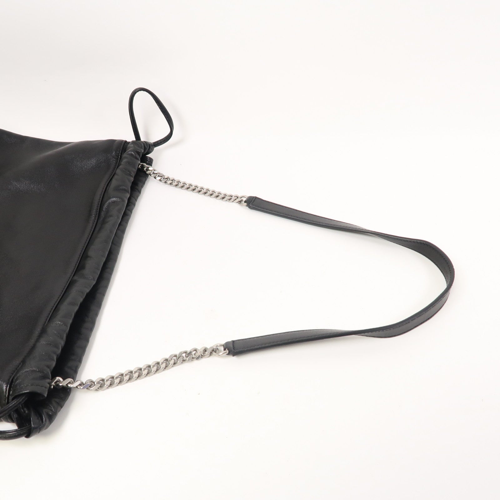 YVES SAINT LAURENT 皮革Bucket Bag銀扣鏈帶肩背袋黑色